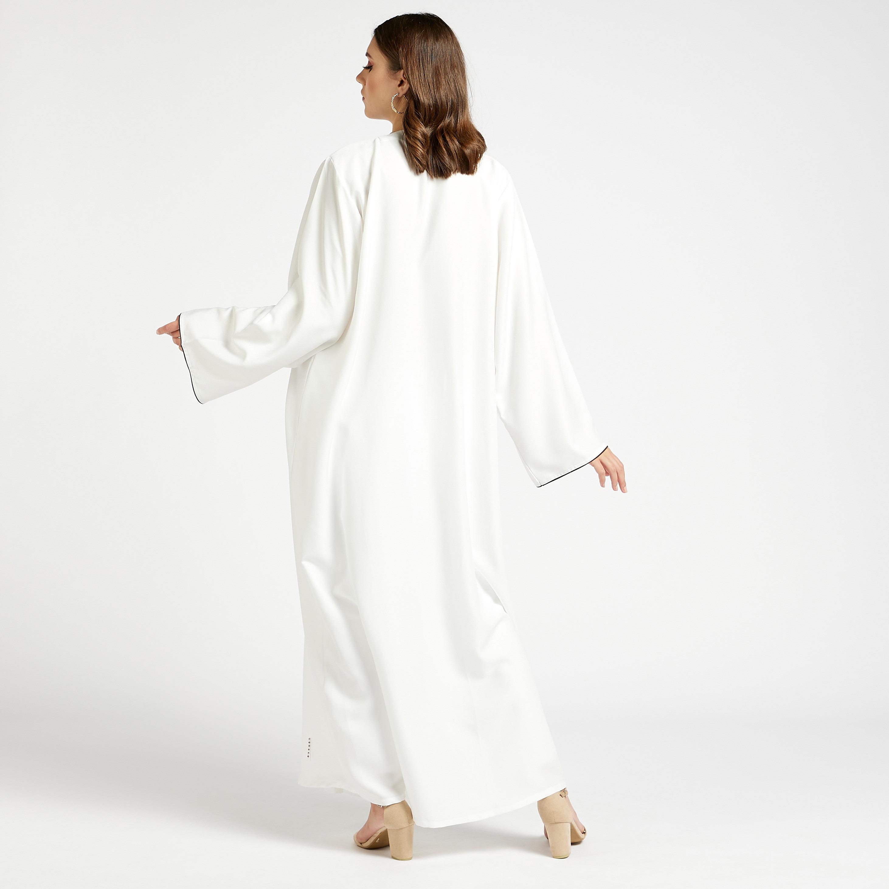 طقم عباية مزيّنة بياقة v من مويستريت - 3 قطع-women-arabicclothing-abayas-image-5