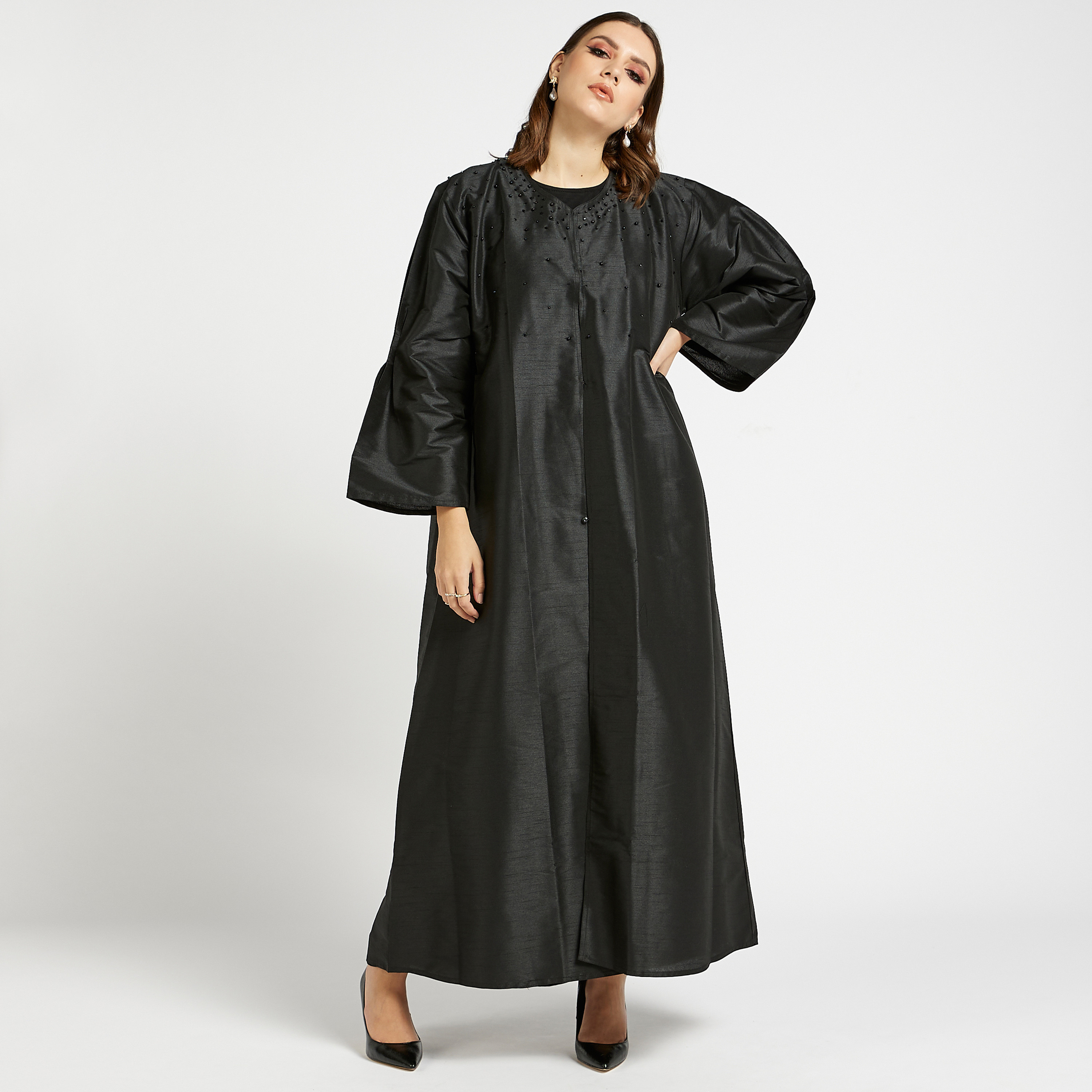 عباية مزيّنة بياقة مستديرة من مويستريت-women-arabicclothing-abayas-image-1