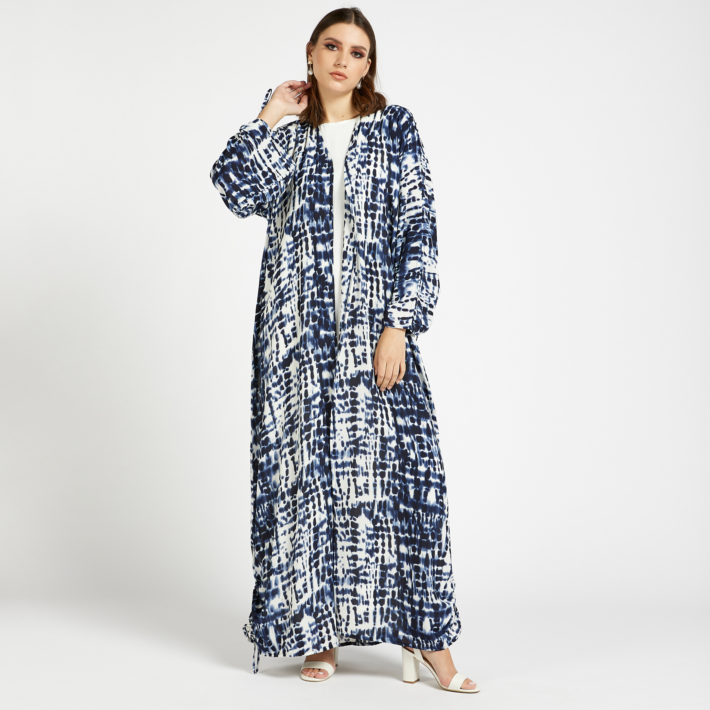 MOiSTREET Printed Open Front Abaya with V-neck-women-arabicclothing-abayas-image-2