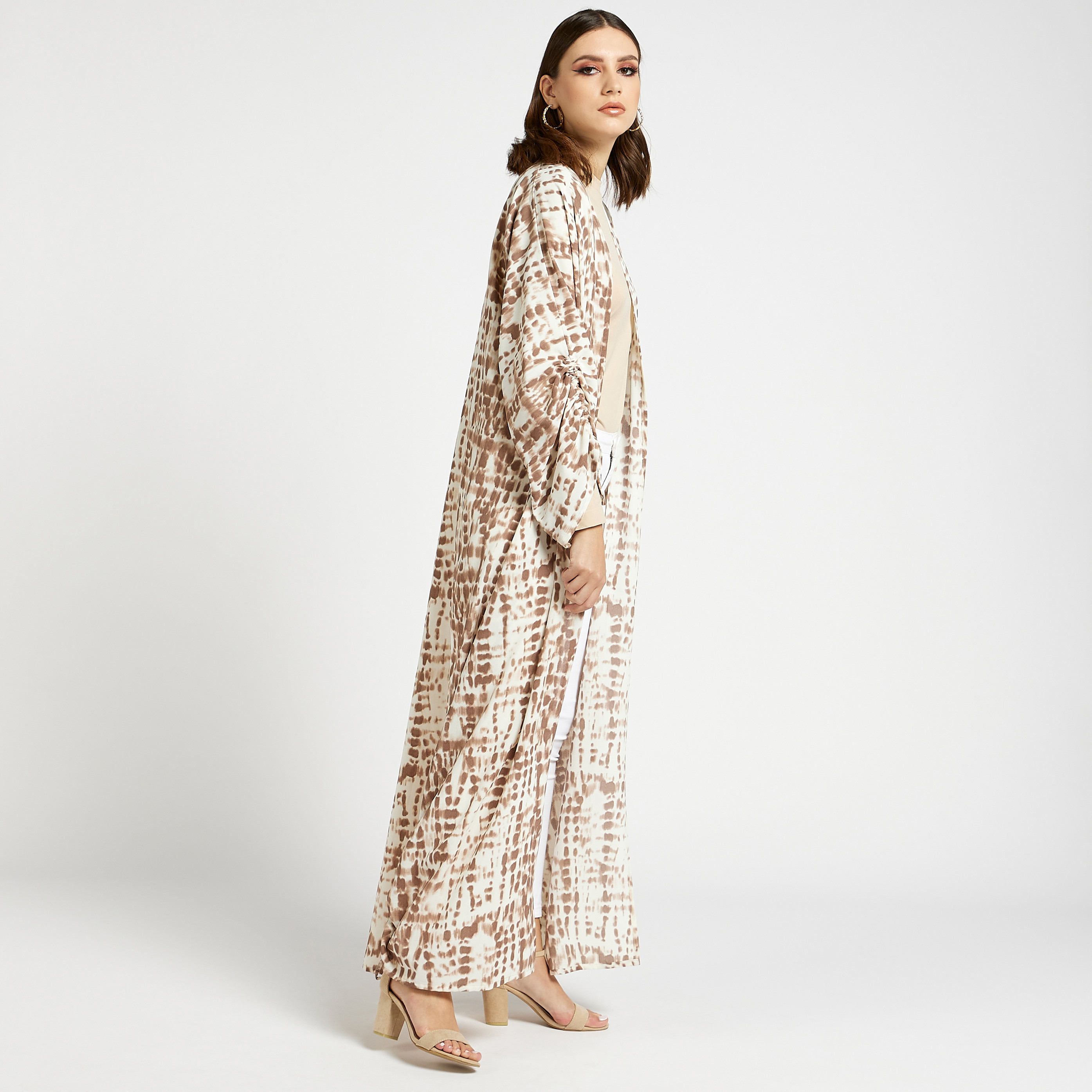 عباية بطبعات مفتوحة من الأمام من موستريت-women-arabicclothing-abayas-image-2