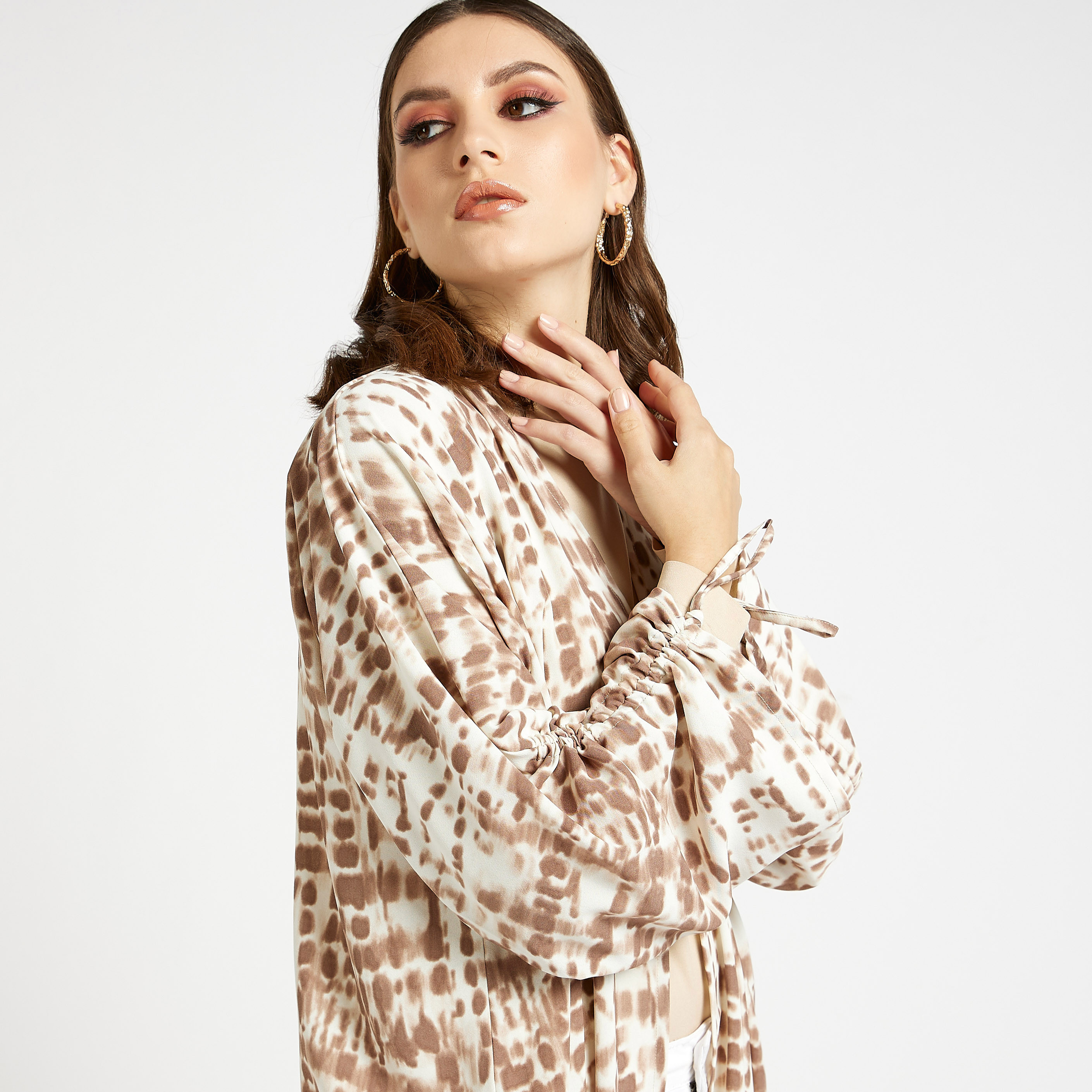 MOiSTREET Printed Open Front Abaya-women-arabicclothing-abayas-image-3