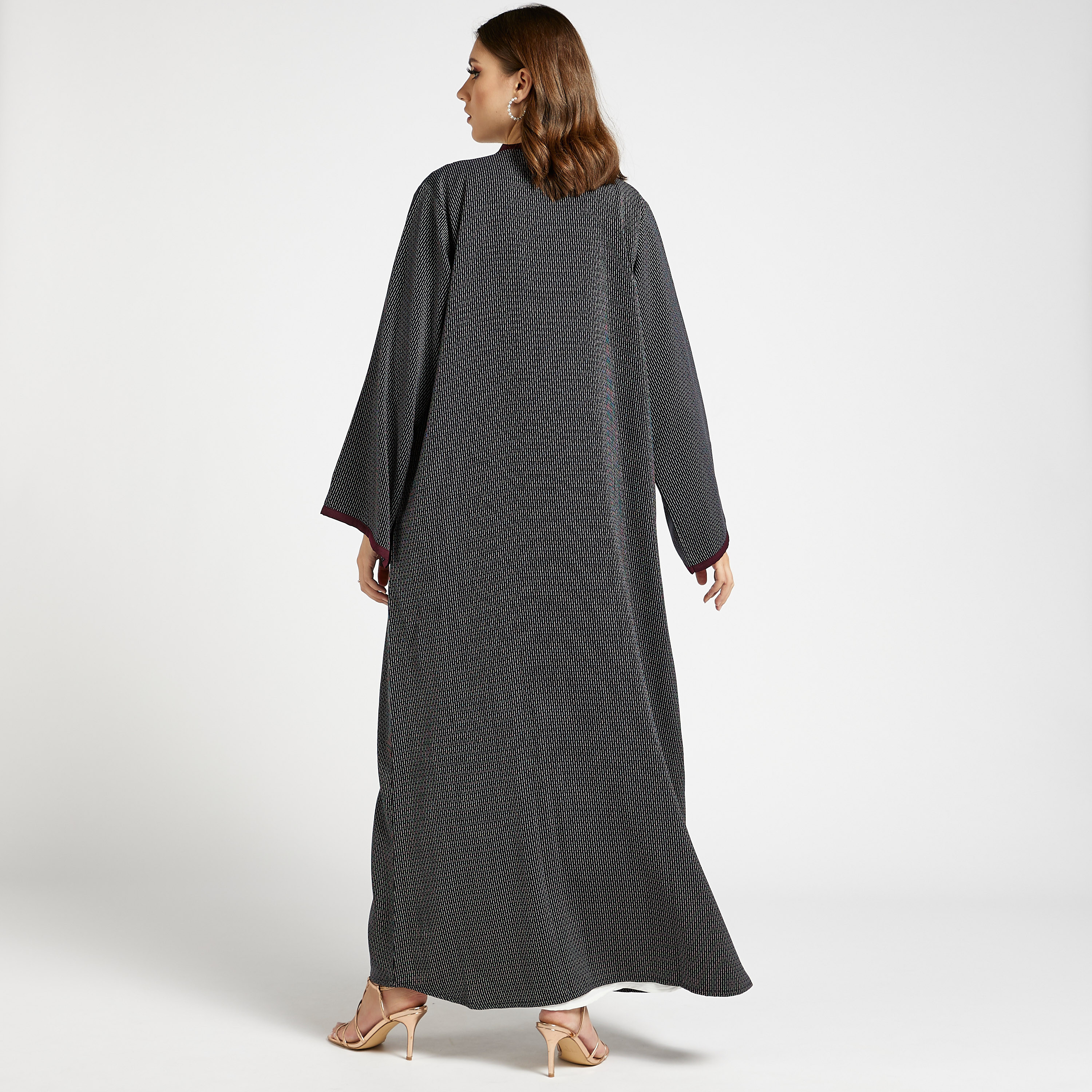 MOiSTREET Embroidered Abaya with V-neck-women-arabicclothing-abayas-image-4