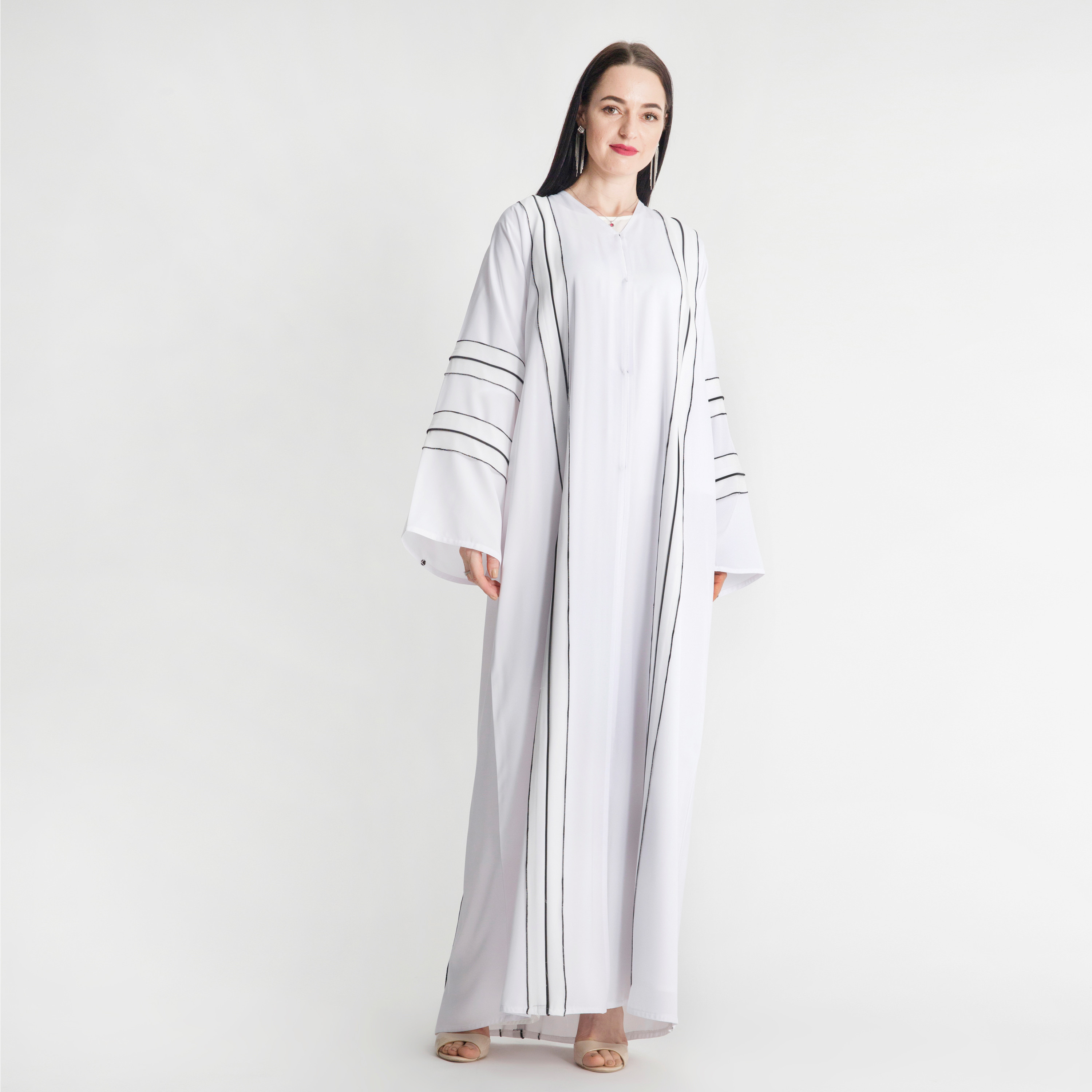 عباية مقلّمة بأكمام طويلة من مويستريت-women-arabicclothing-abayas-image-1