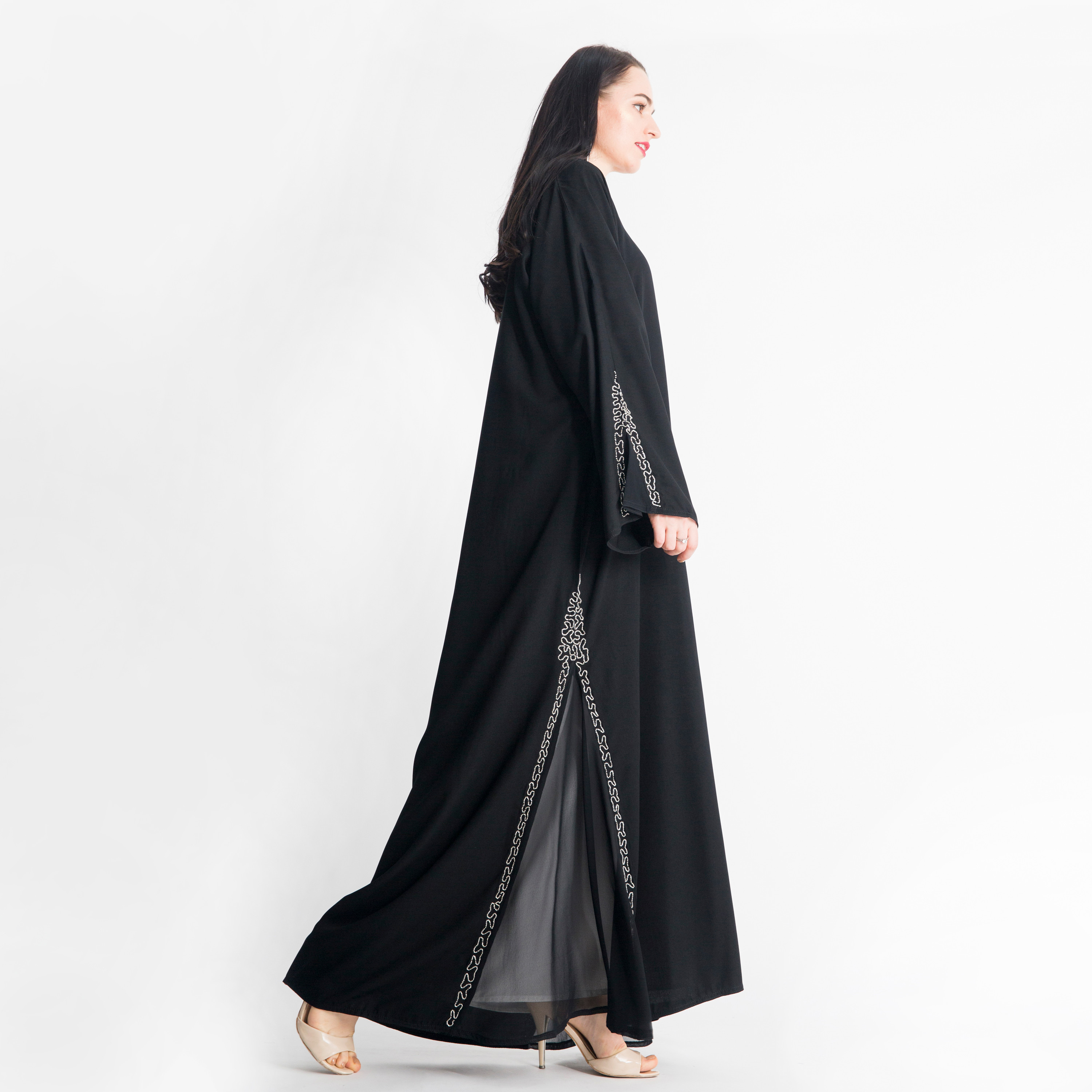 عباية مزينة بأكمام طويلة من مويستريت-women-arabicclothing-abayas-image-2