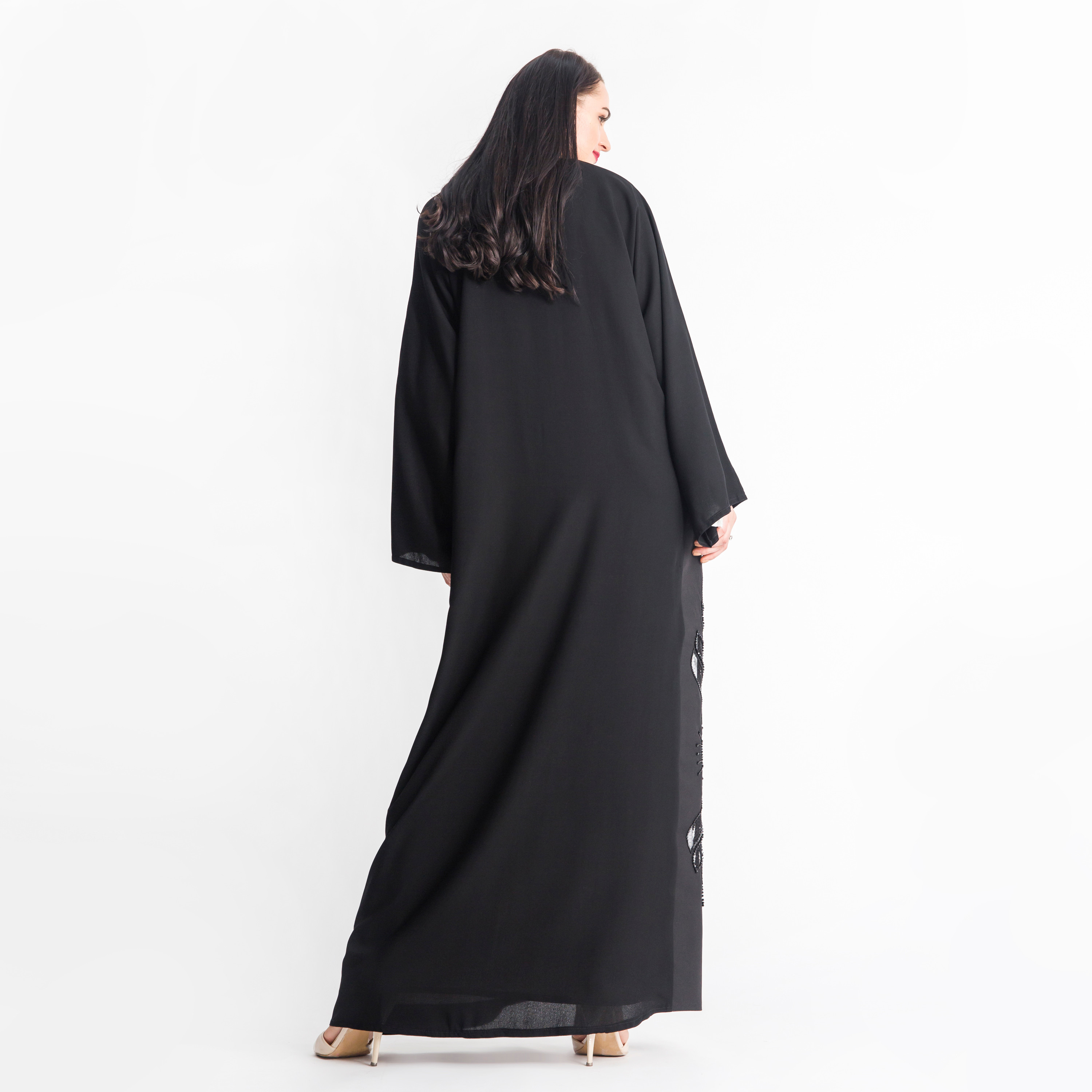 عباية مزينة بأكمام طويلة من مويستريت-women-arabicclothing-abayas-image-3