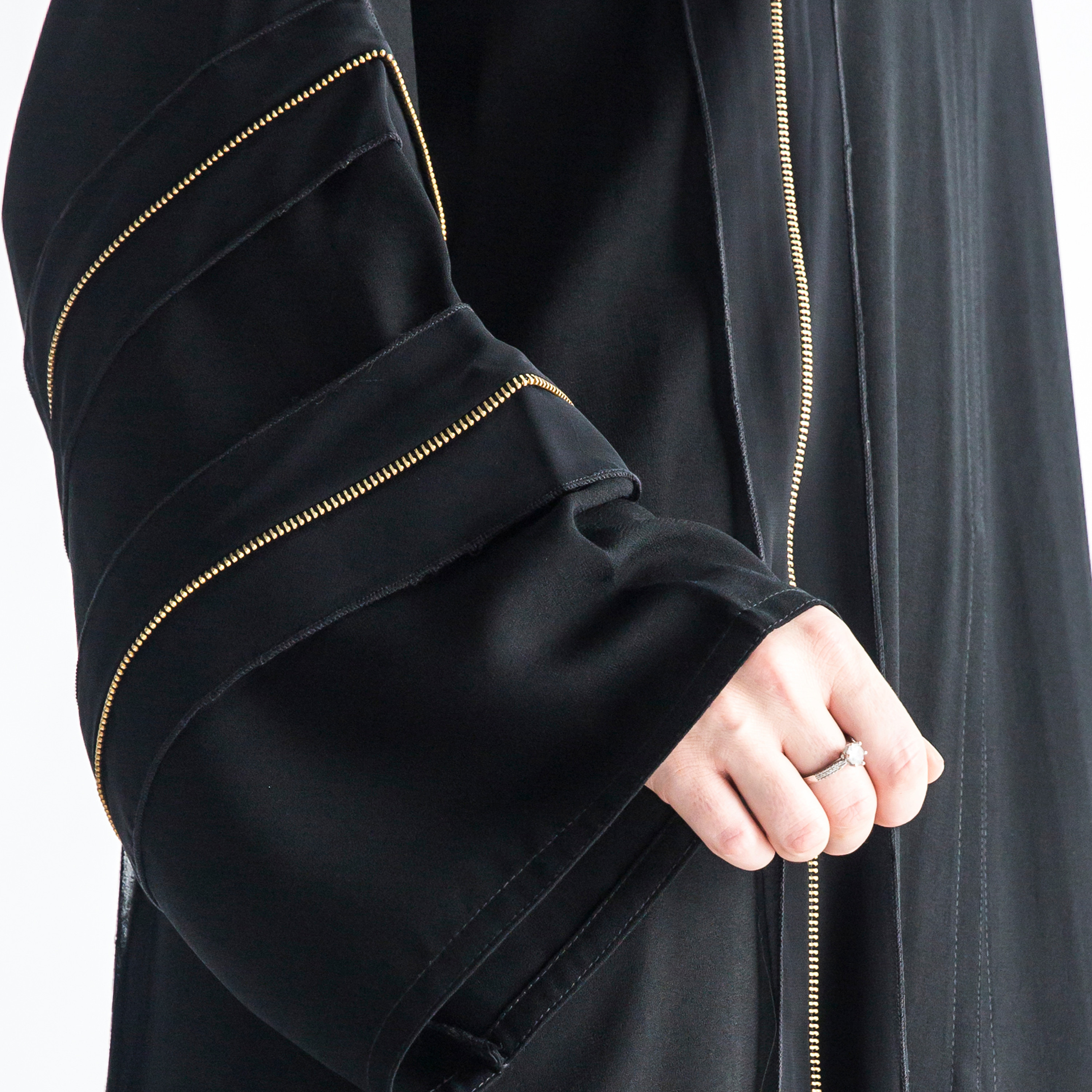 MOiSTREET V-neck Abaya with Piping Detail-women-arabicclothing-abayas-image-4