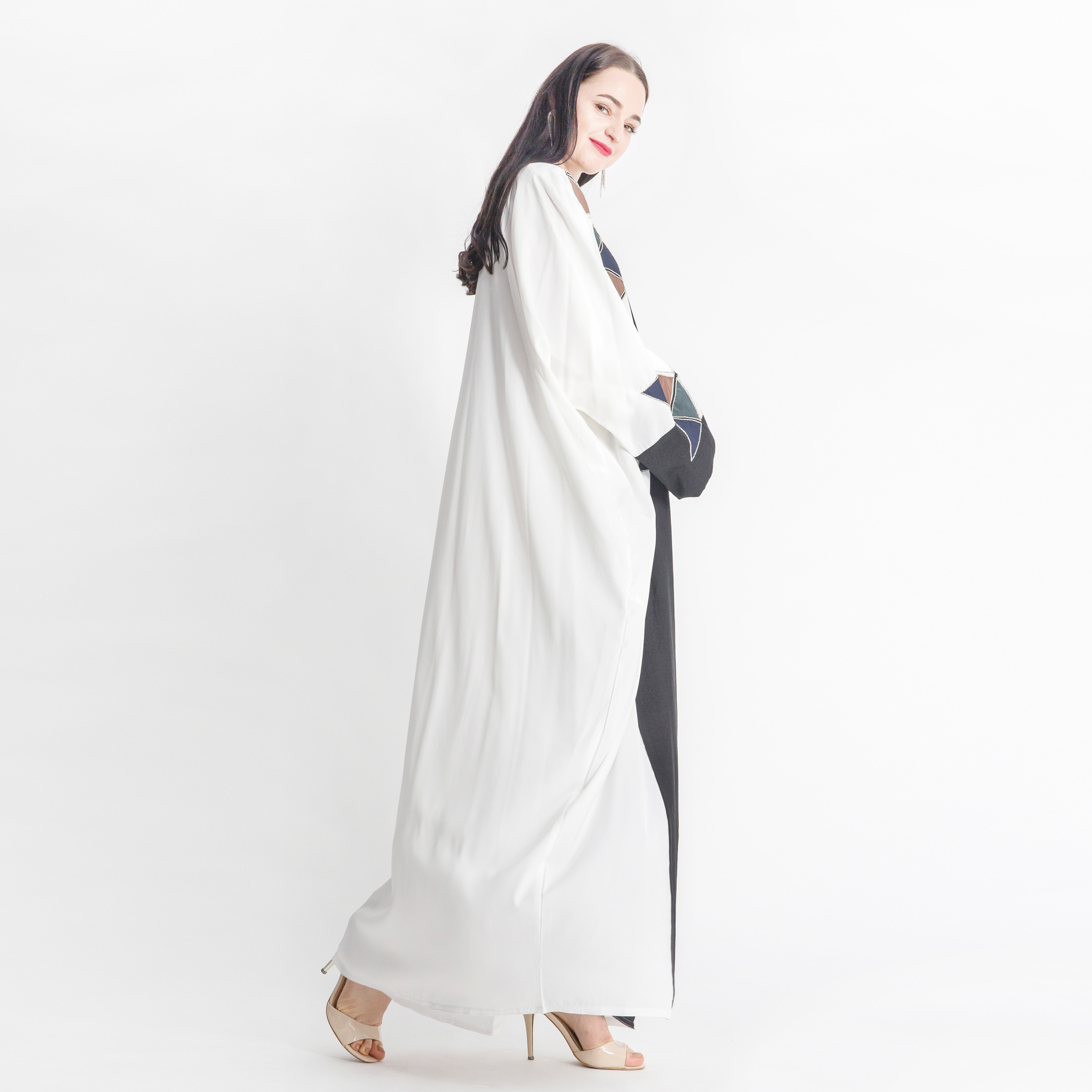 عباية بارزة الملمس بأكمام طويلة من مويستريت-women-arabicclothing-abayas-image-2