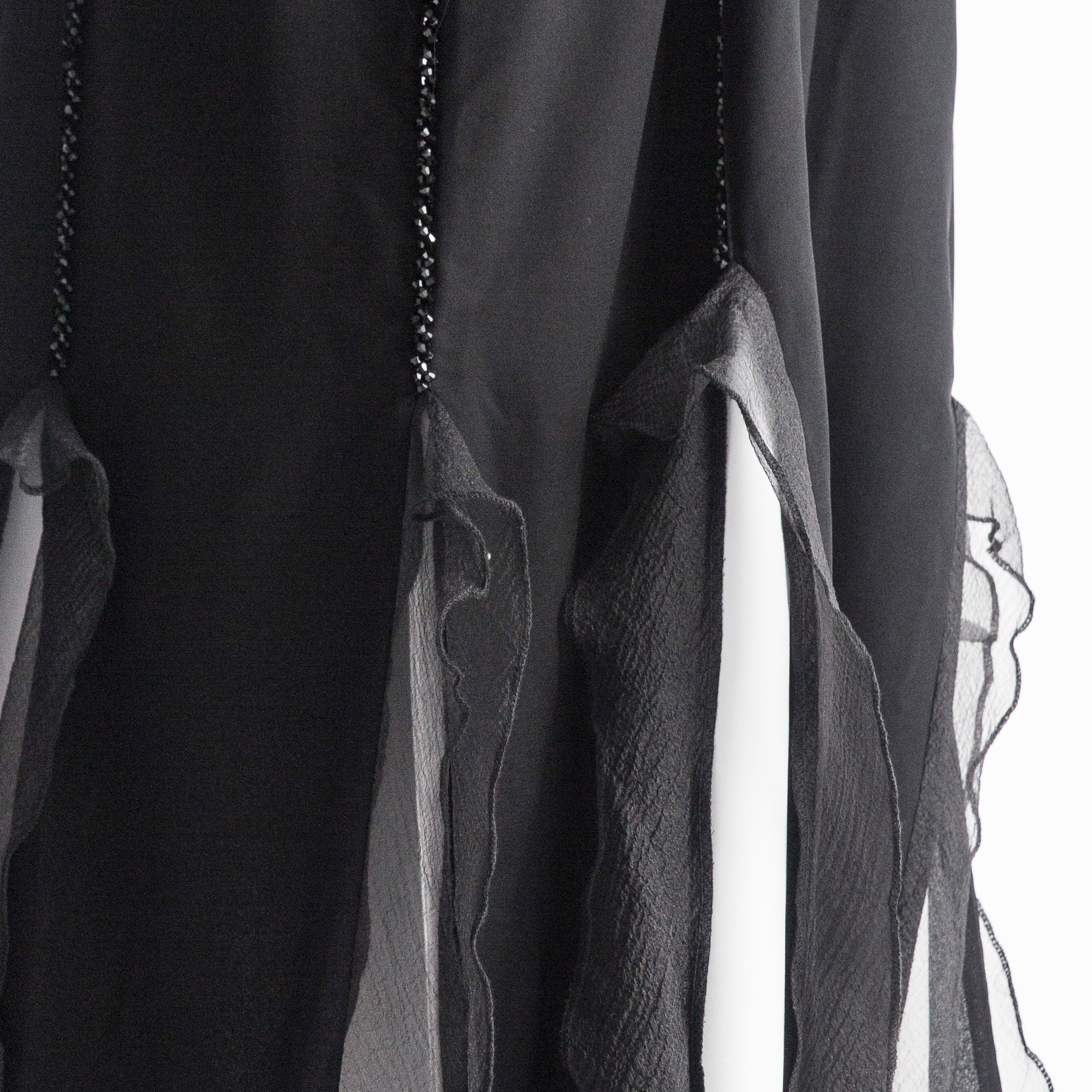 MOiSTREET V-neck Abaya with Ruffle Detail-women-arabicclothing-abayas-image-4