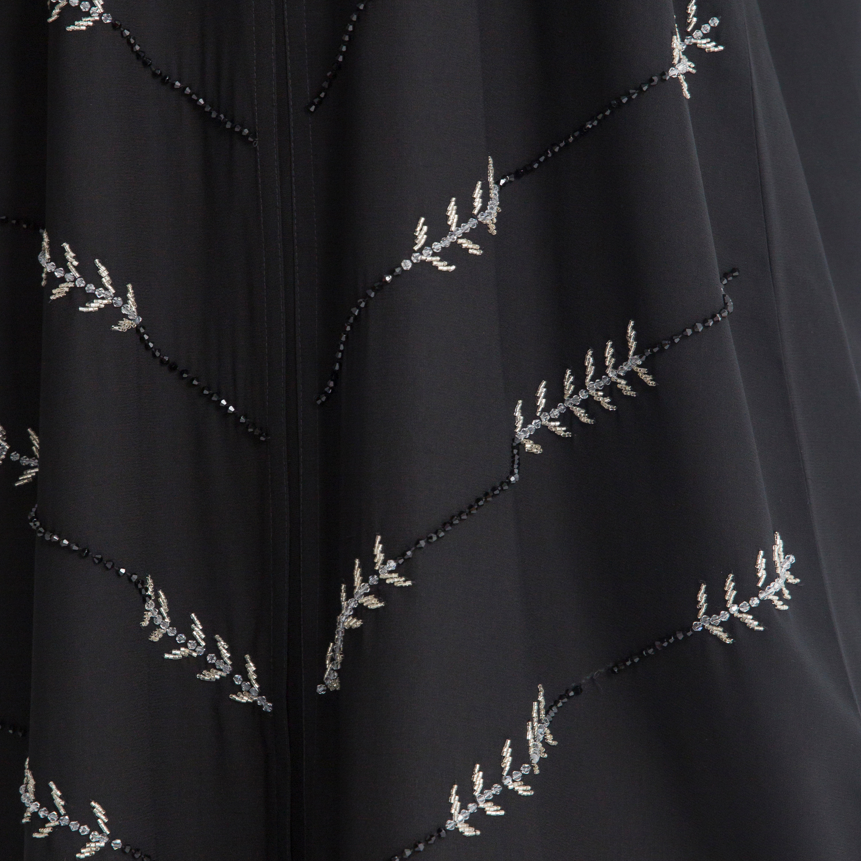 عباية مزينة بأكمام طويلة من مويستريت-women-arabicclothing-abayas-image-4