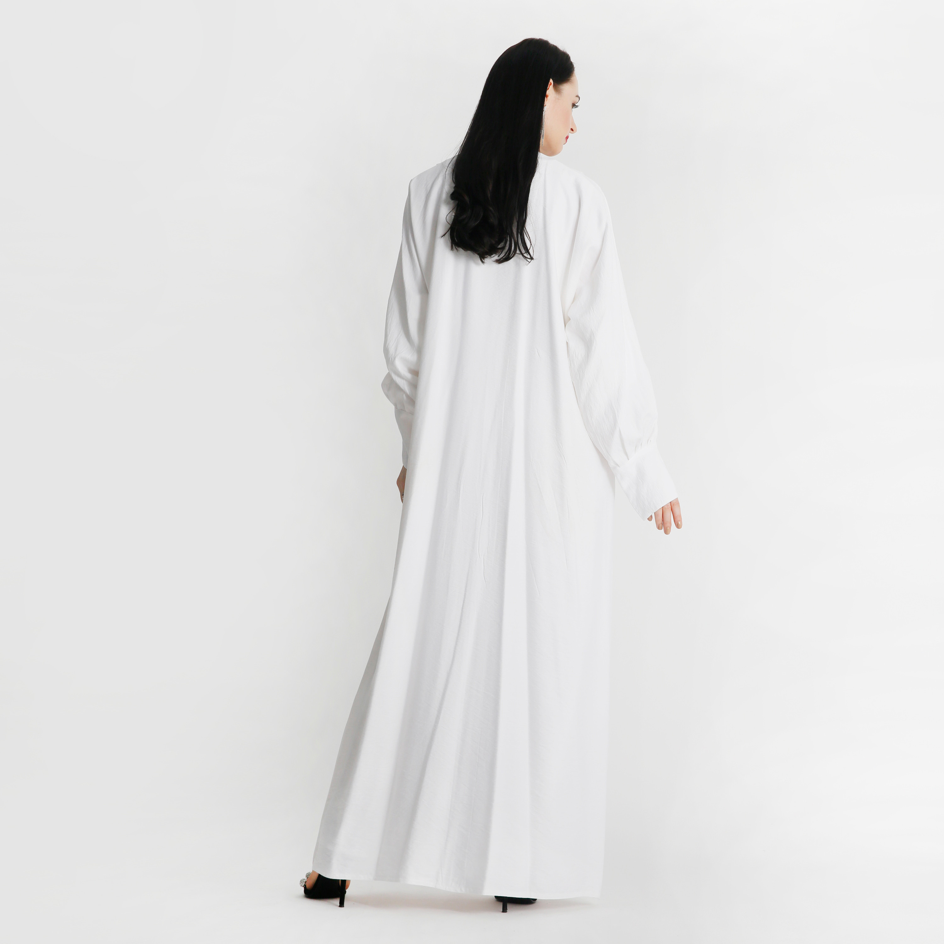عباية مزينة مع جيوب من مويستريت-women-arabicclothing-abayas-image-2