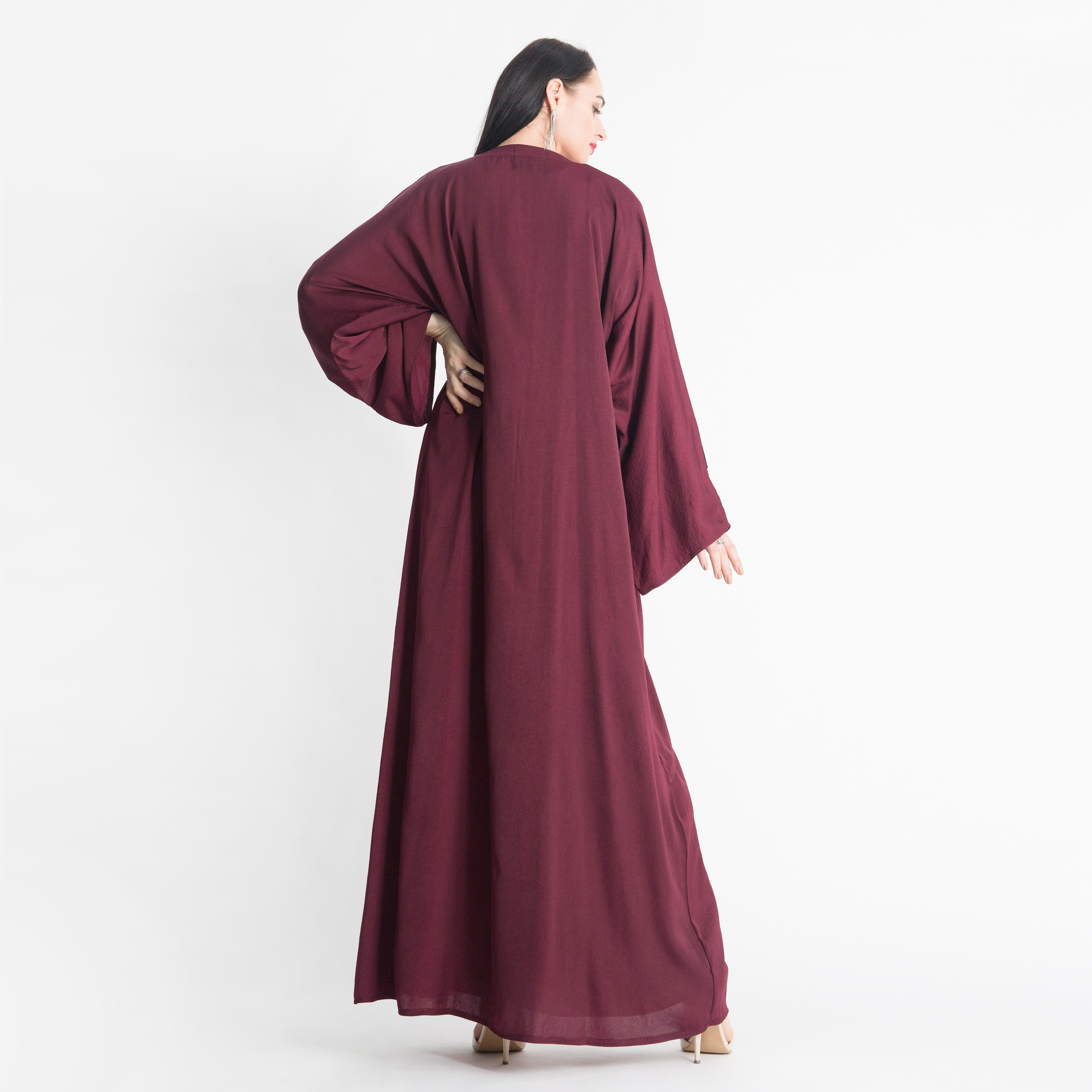 MOiSTREET V-neck Abaya with Embellished Pockets-women-arabicclothing-abayas-image-3