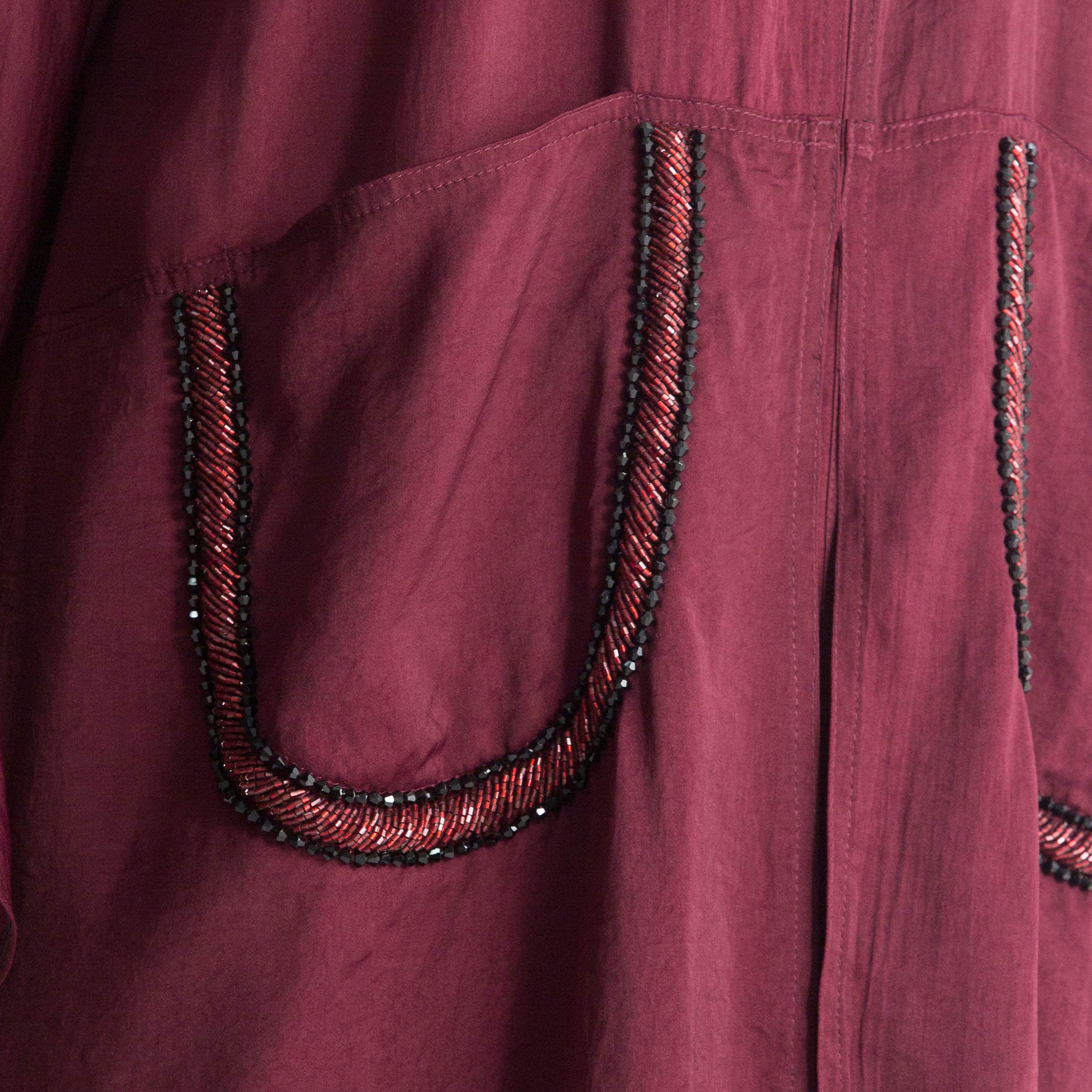 MOiSTREET V-neck Abaya with Embellished Pockets-women-arabicclothing-abayas-image-4