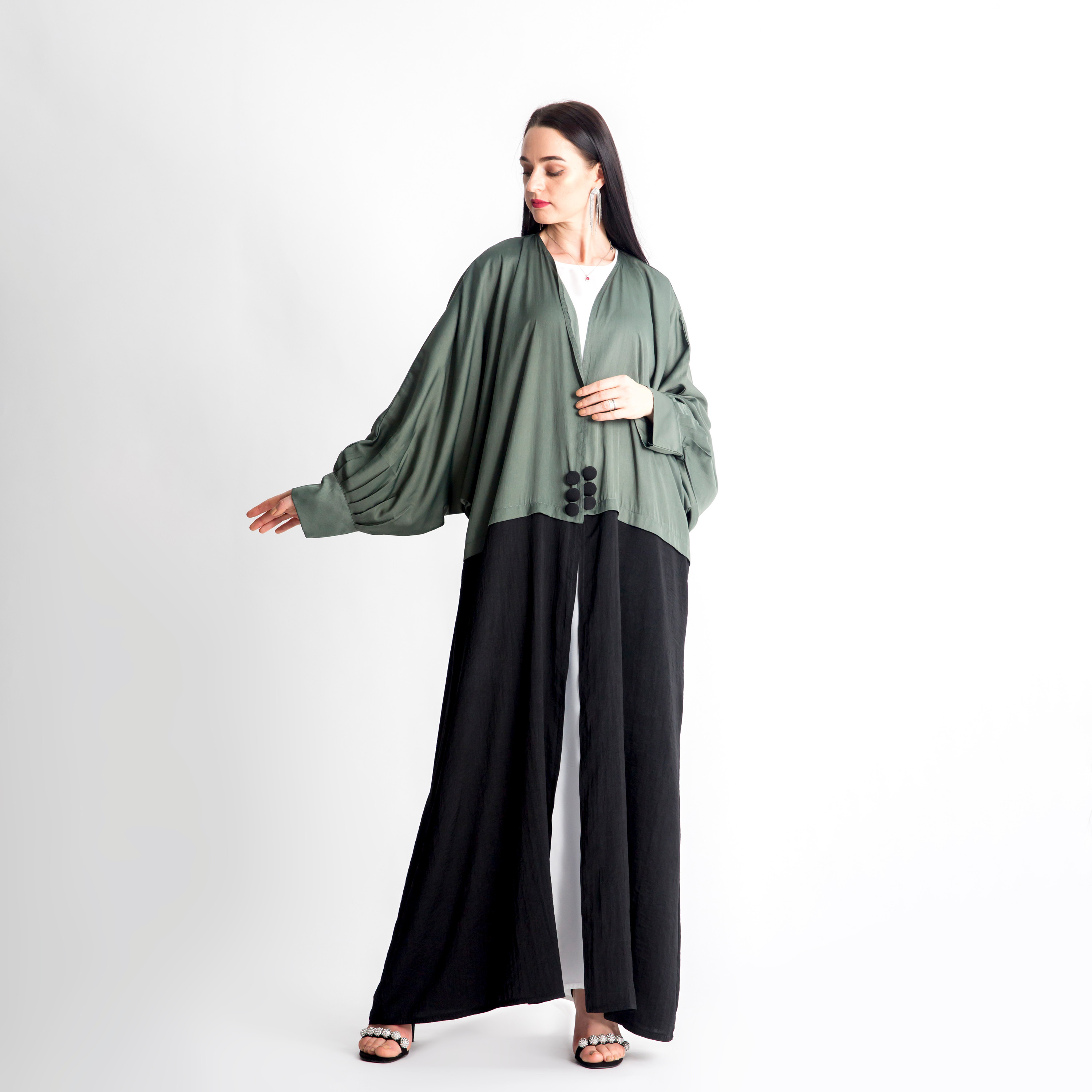 عباية قوالب ملوّنة بأكمام وطواط من مويستريت-women-arabicclothing-abayas-image-1