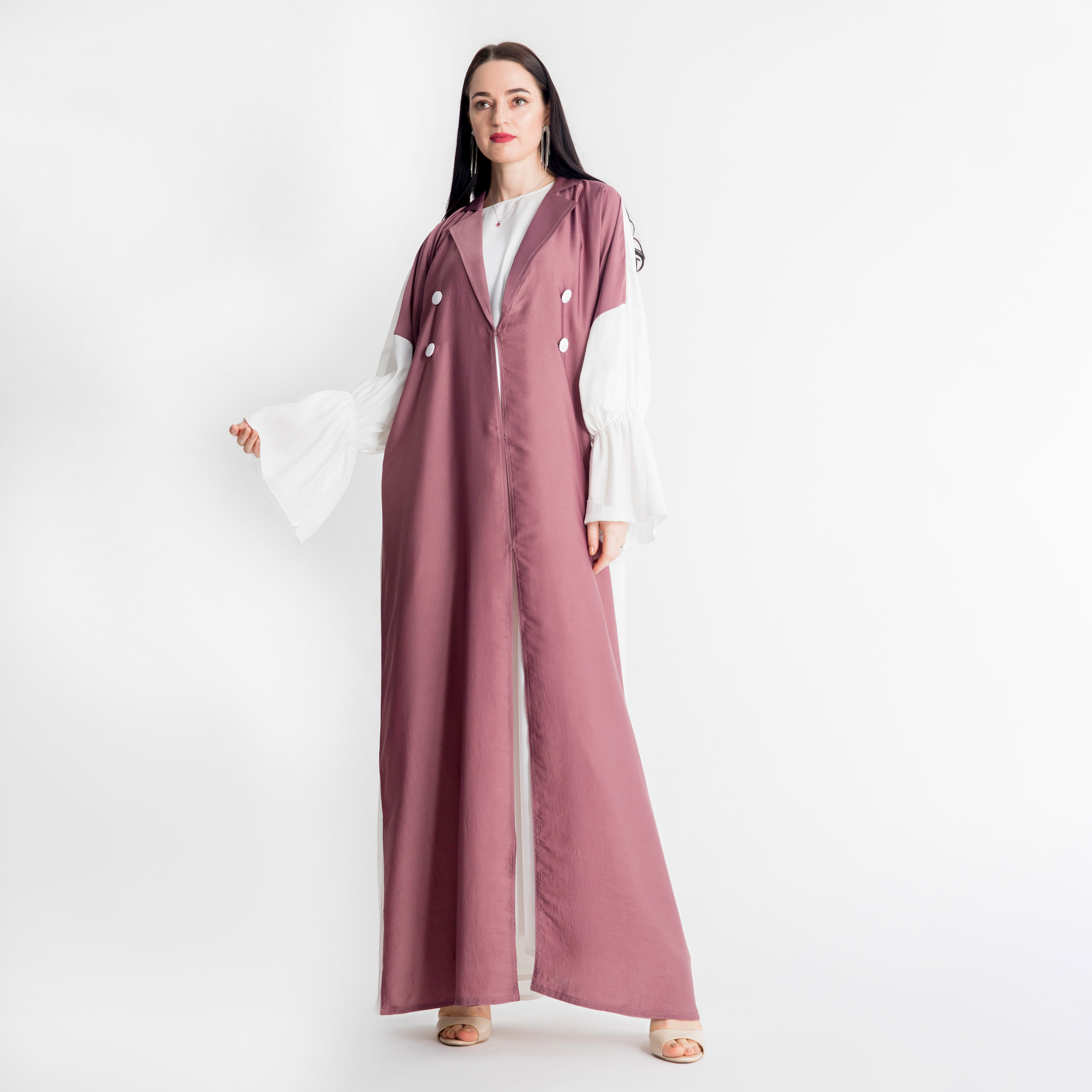 عباية بلونين وياقة مطوية وأكمام فلوت من مويستريت-women-arabicclothing-abayas-image-1