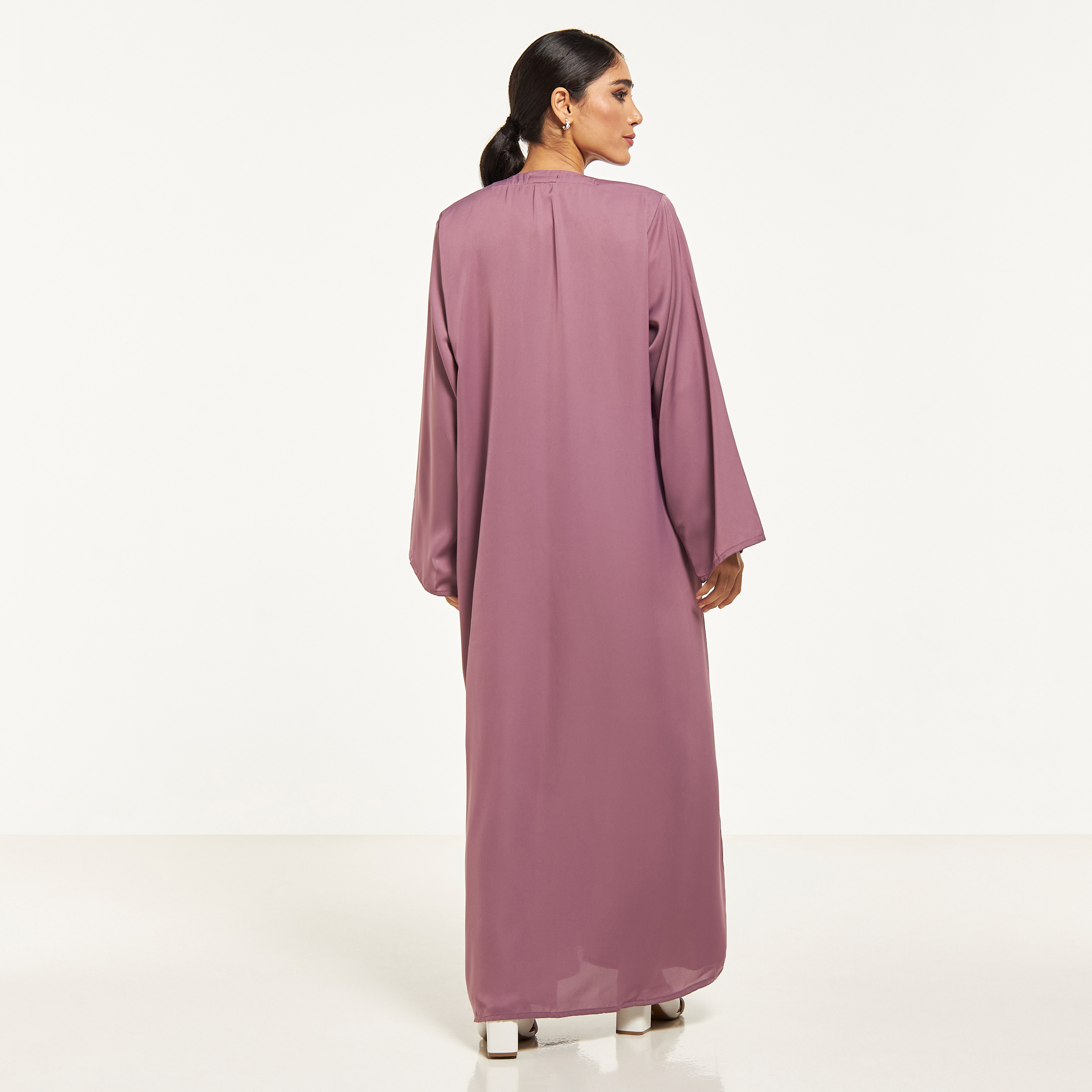 عباية مزيّنة مع حجاب من مويستريت-women-arabicclothing-abayas-image-5