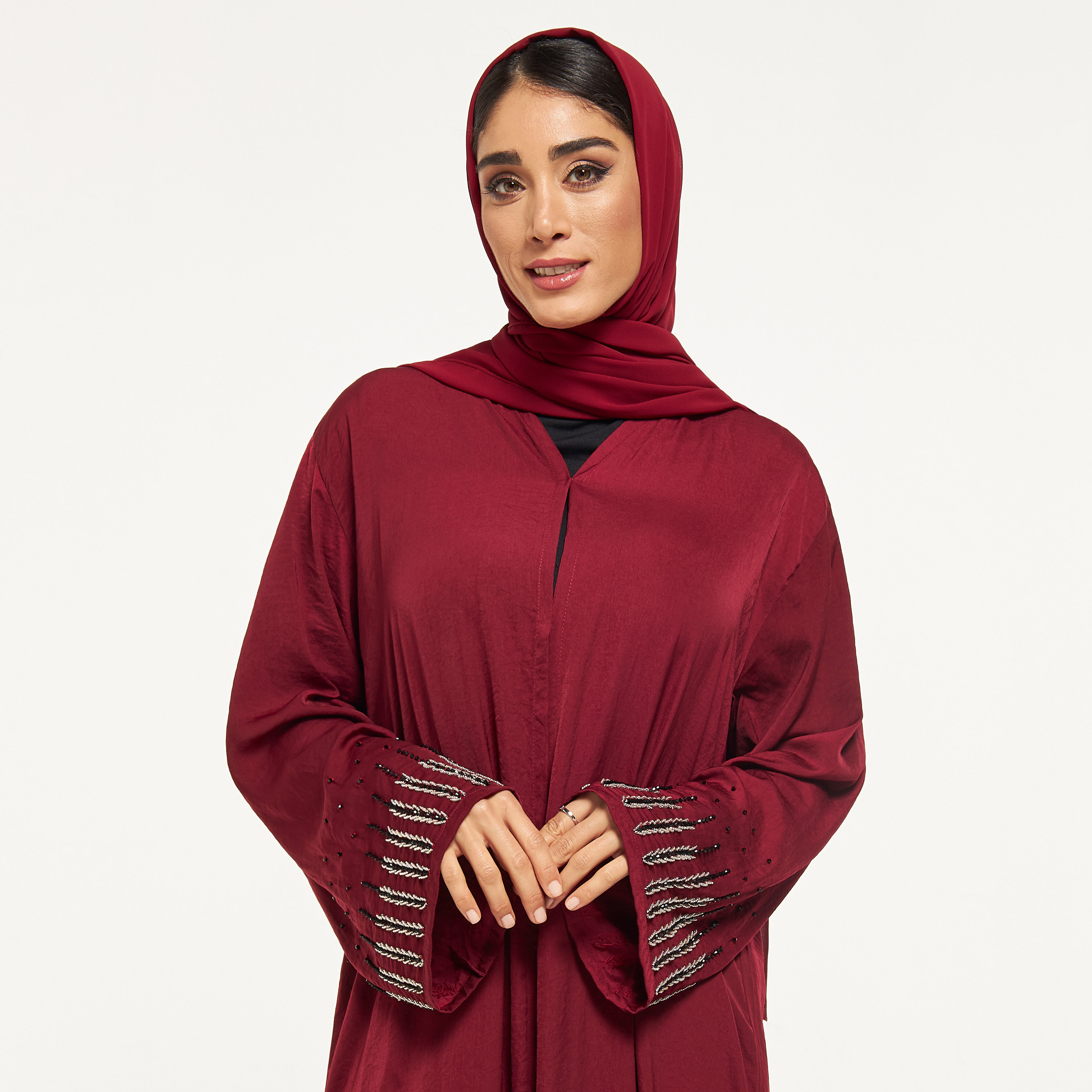 عباية مزيّنة من مويستريت-women-arabicclothing-abayas-image-2