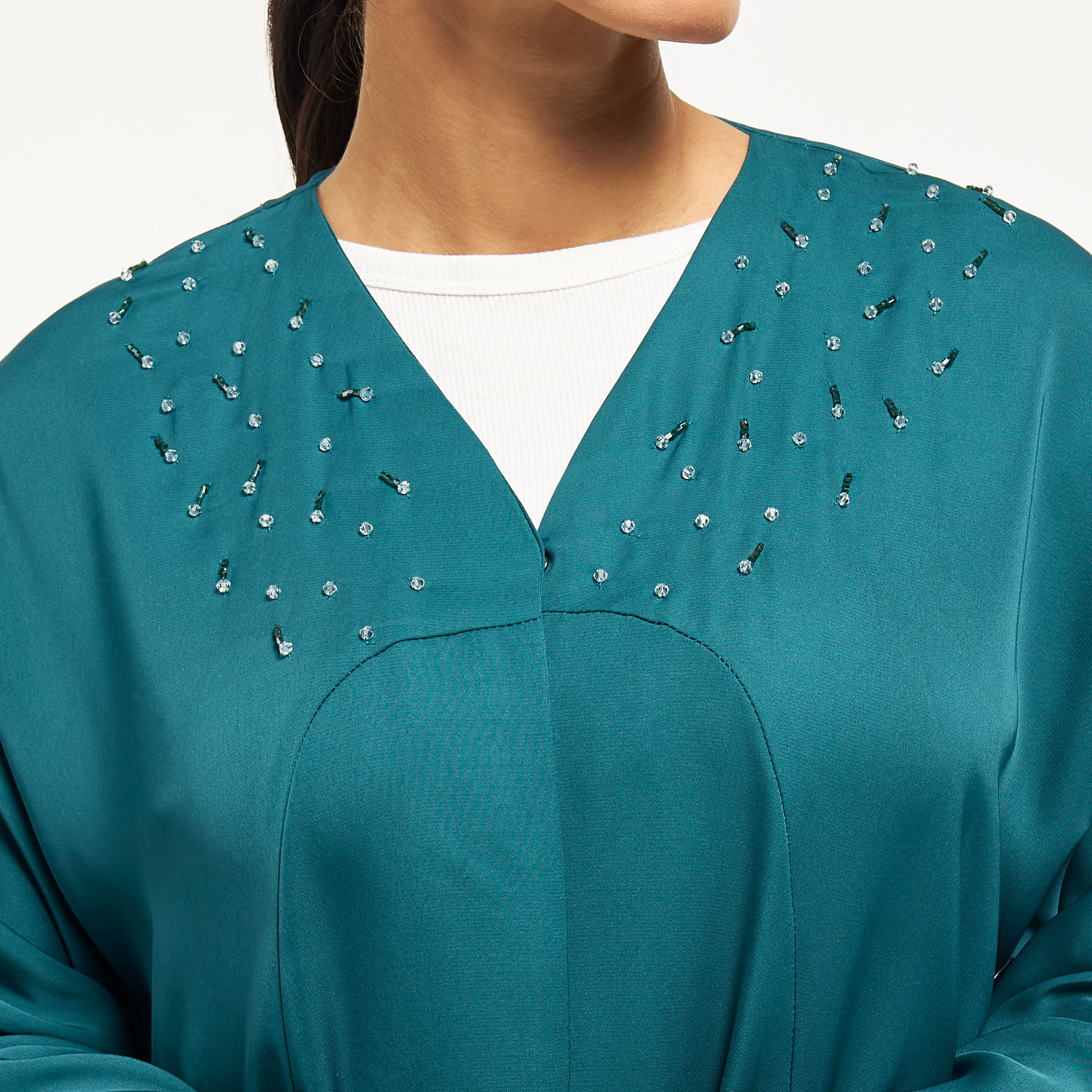 عباية مرصّعة بالأحجار مع حجاب من مويستريت-women-arabicclothing-abayas-image-3
