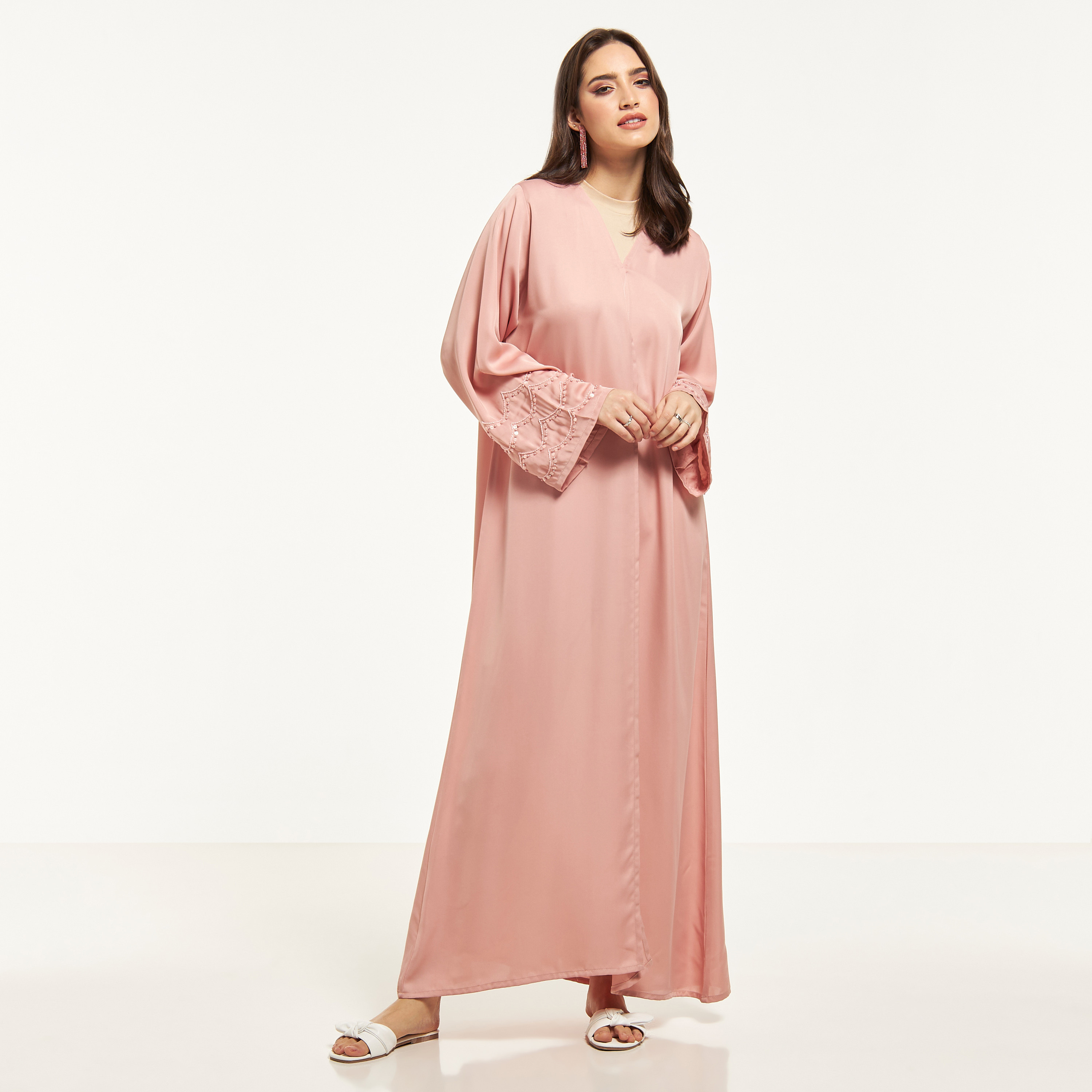 عباية مزيّنة مع حجاب من مويستريت-women-arabicclothing-abayas-image-1