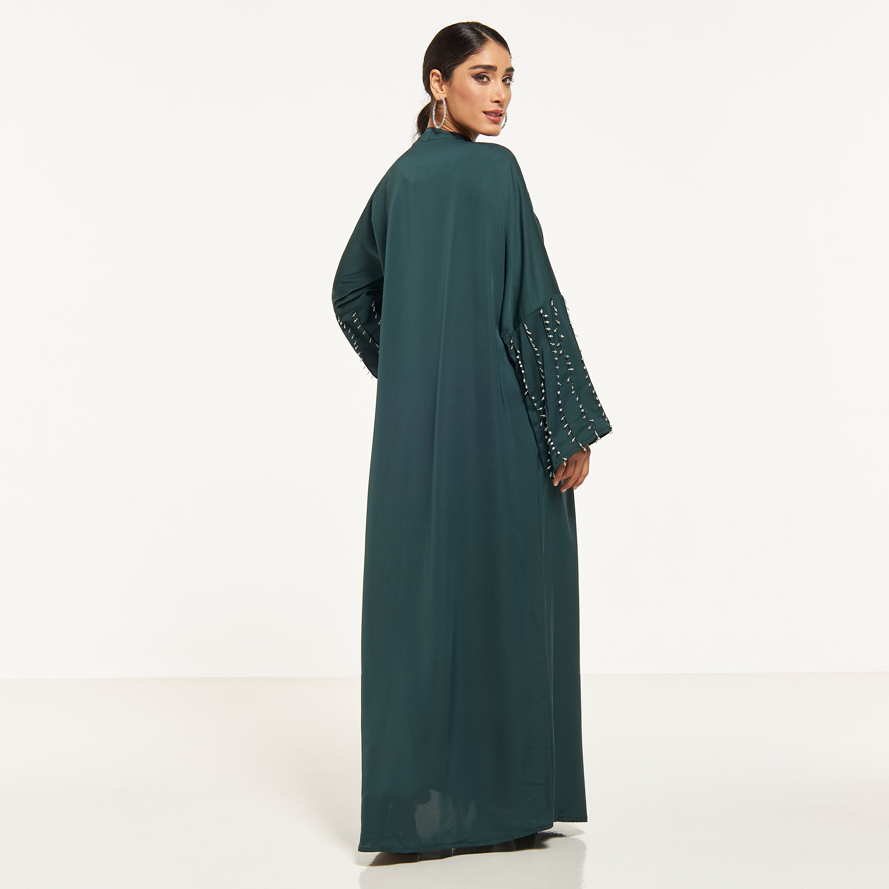 عباية مزيّنة بالأحجار مع حجاب من مويستريت-women-arabicclothing-abayas-image-5
