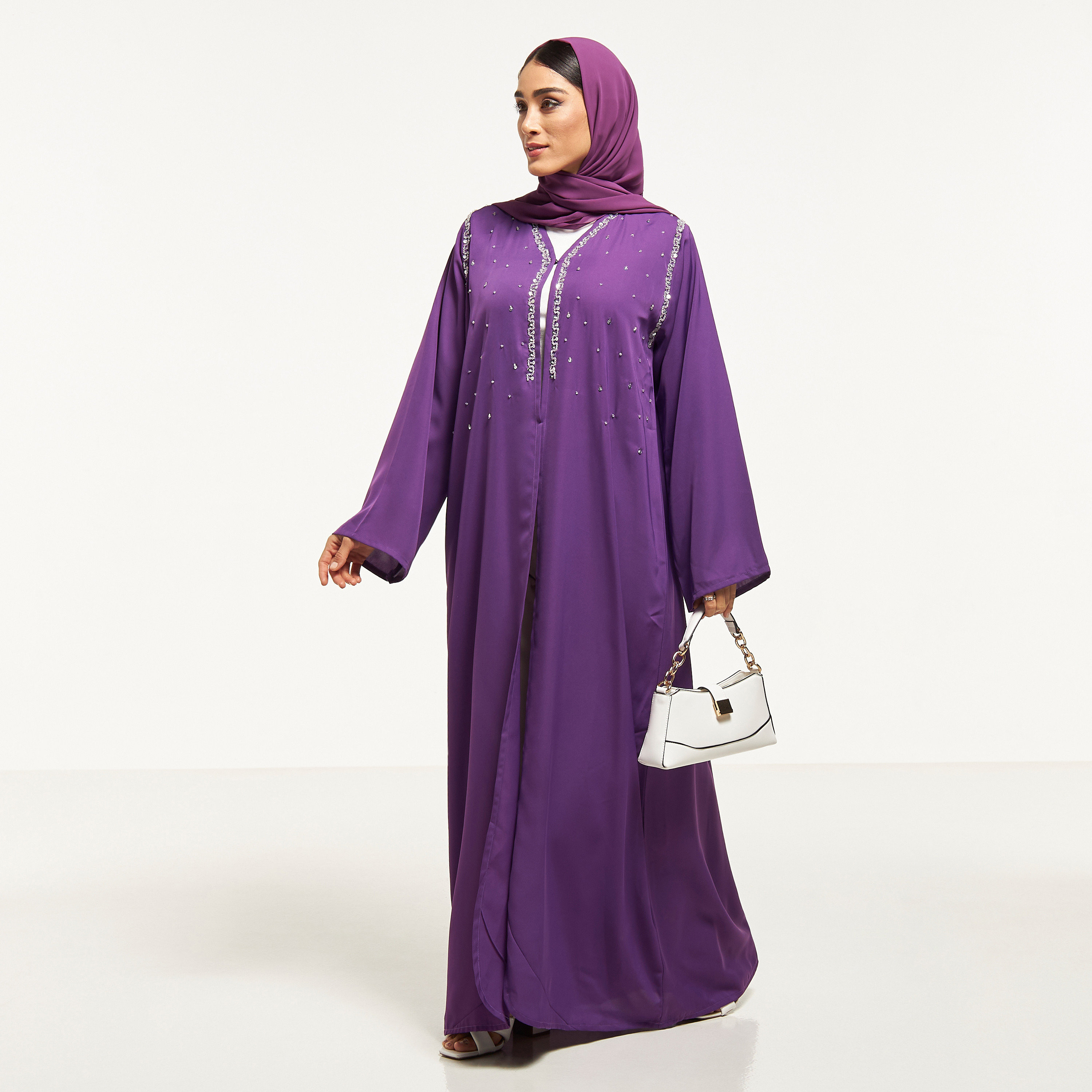 عباية مزيّنة مع حجاب من مويستريت-women-arabicclothing-abayas-image-2