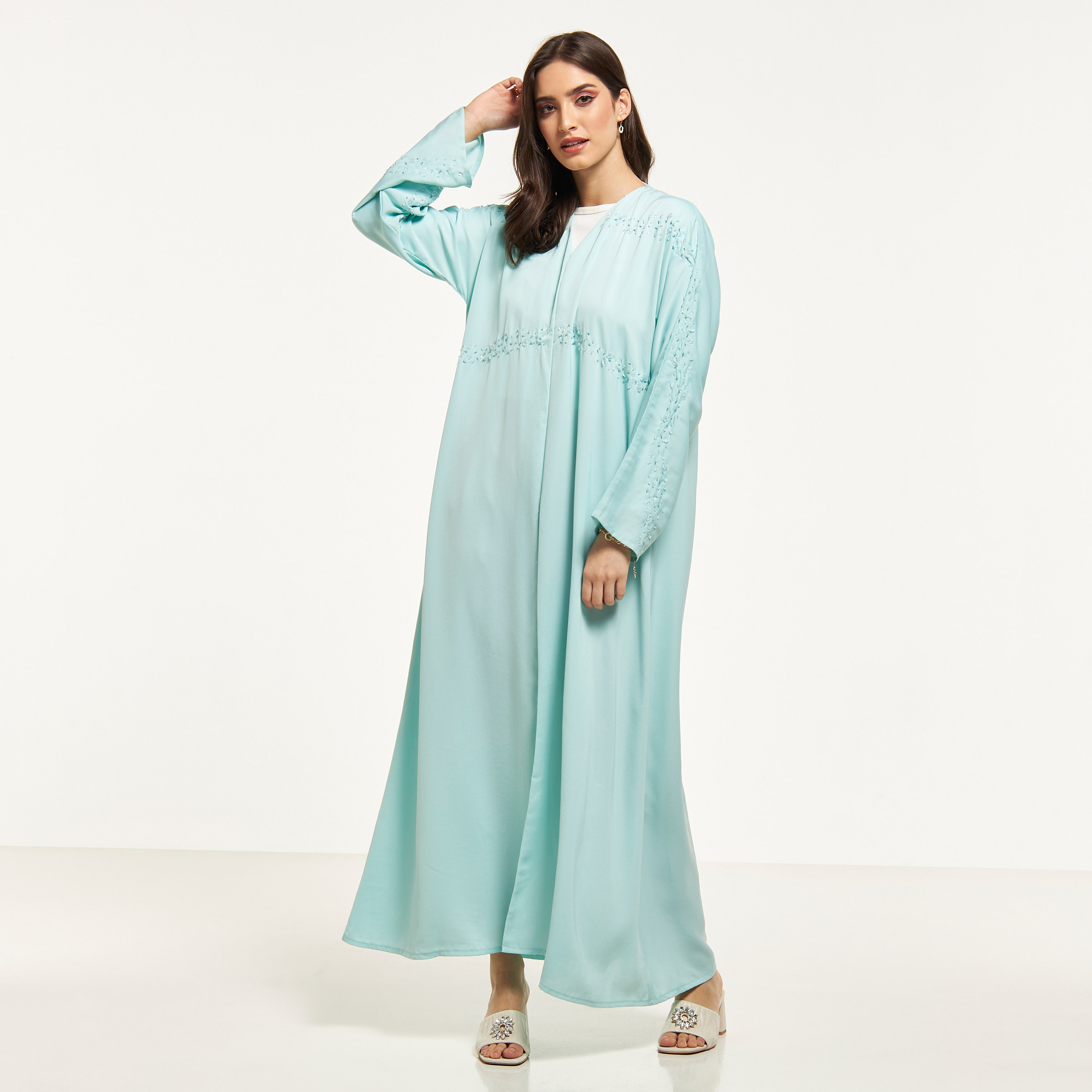 عباية مزيّنة مع حجاب من مويستريت-women-arabicclothing-abayas-image-1