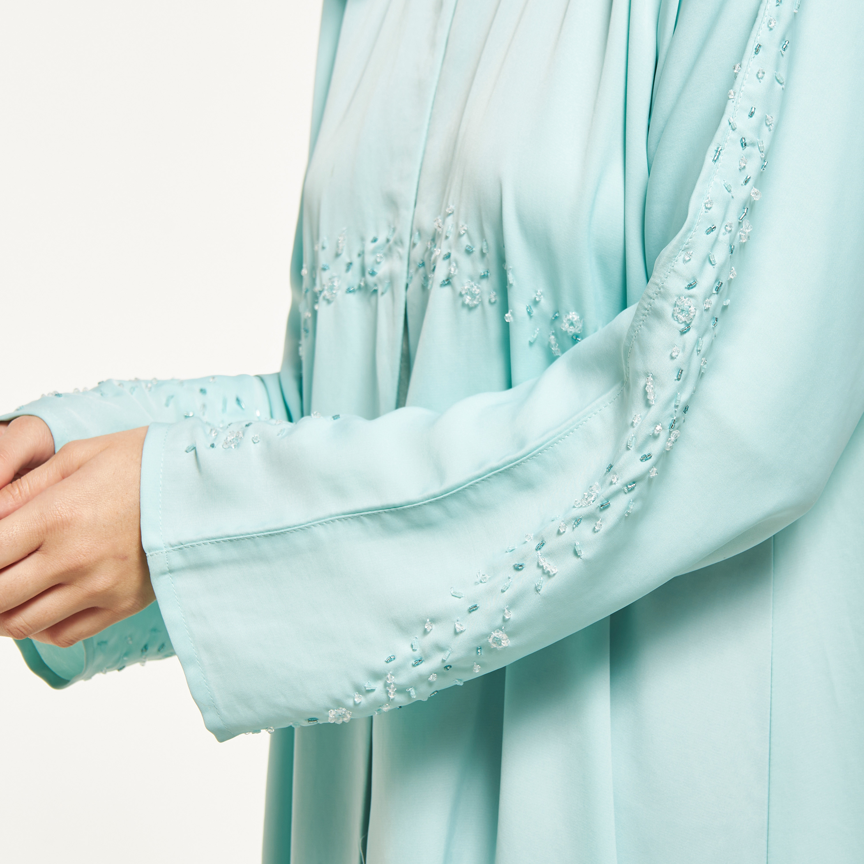 عباية مزيّنة مع حجاب من مويستريت-women-arabicclothing-abayas-image-3