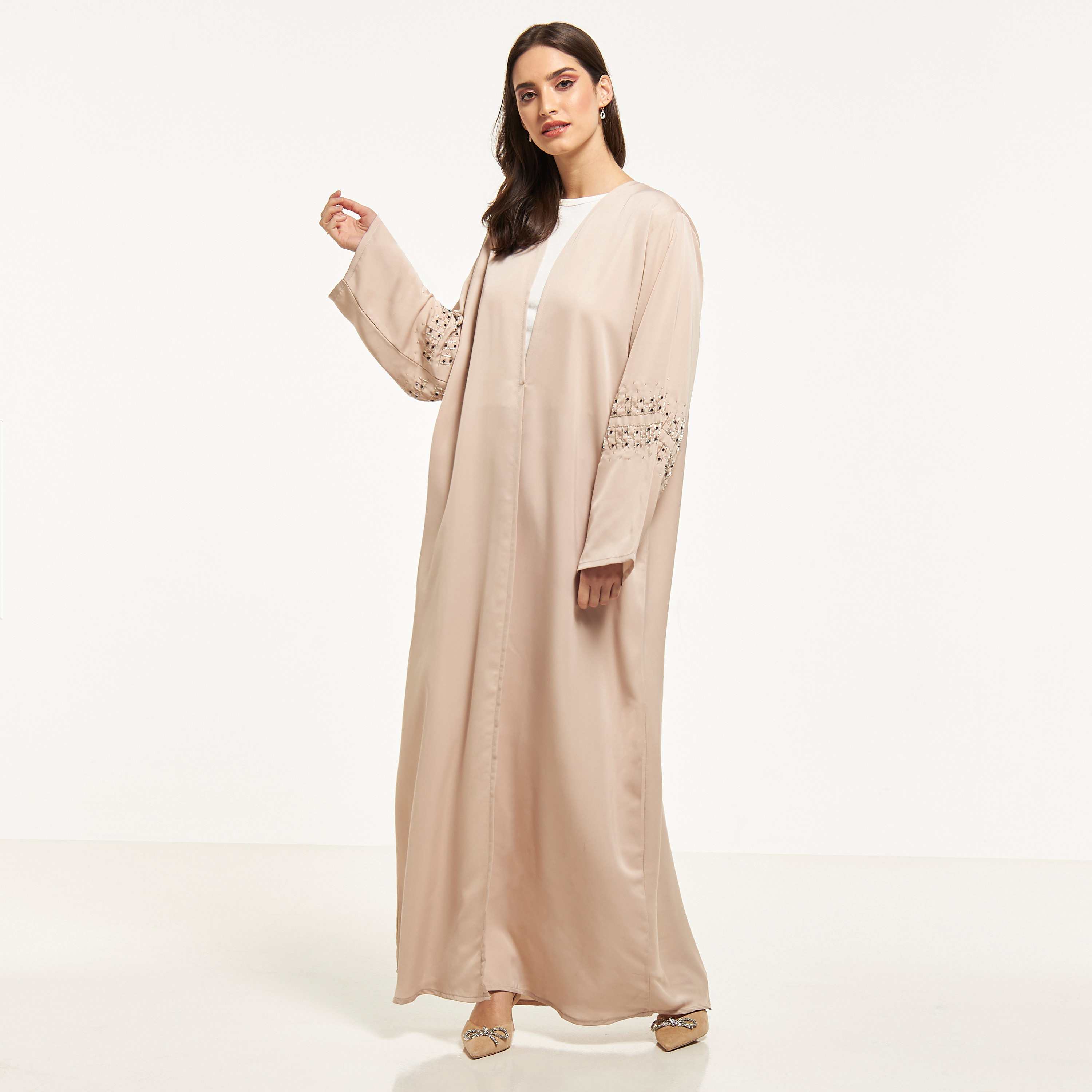 عباية مزيّنة من مويستريت-women-arabicclothing-abayas-image-1
