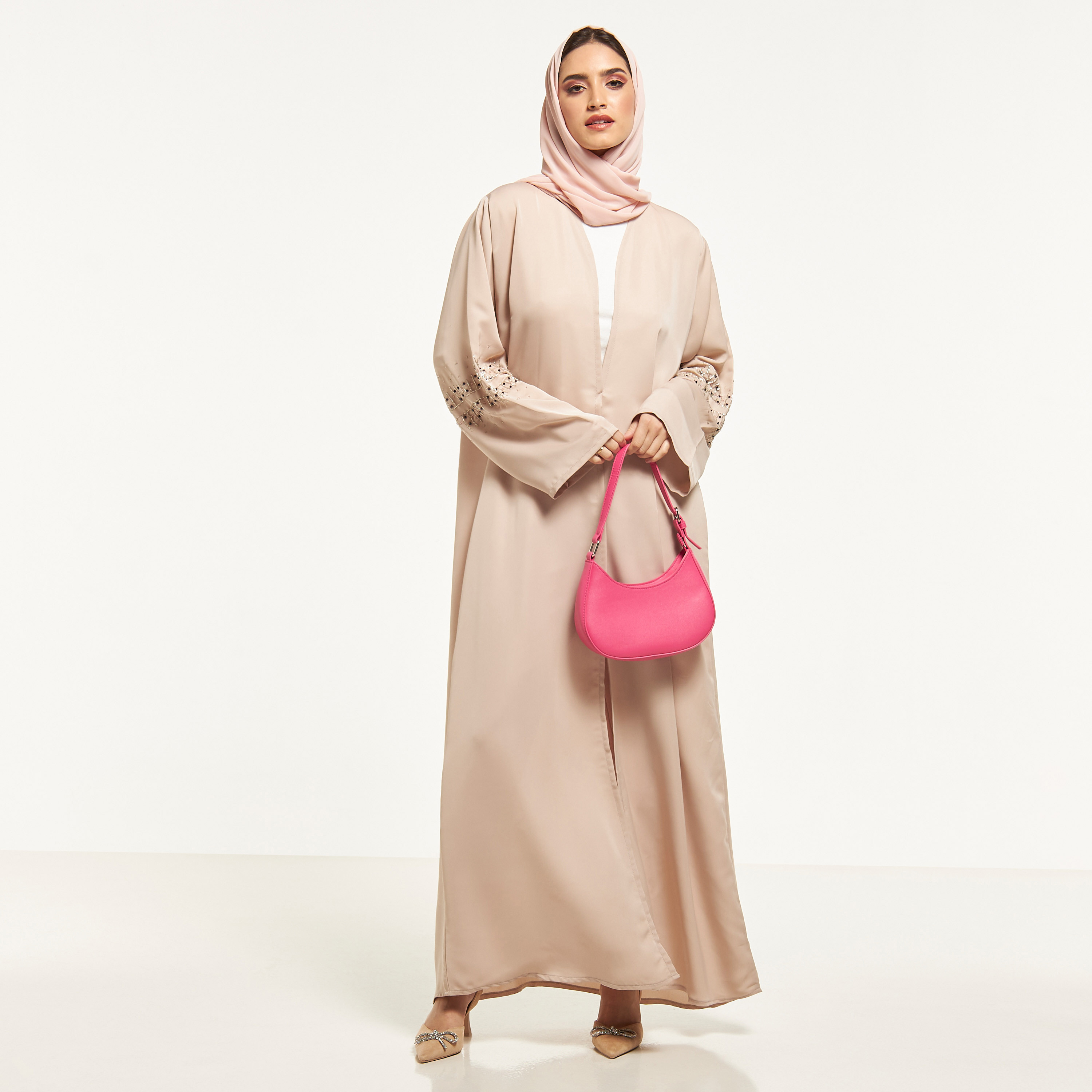 عباية مزيّنة من مويستريت-women-arabicclothing-abayas-image-4