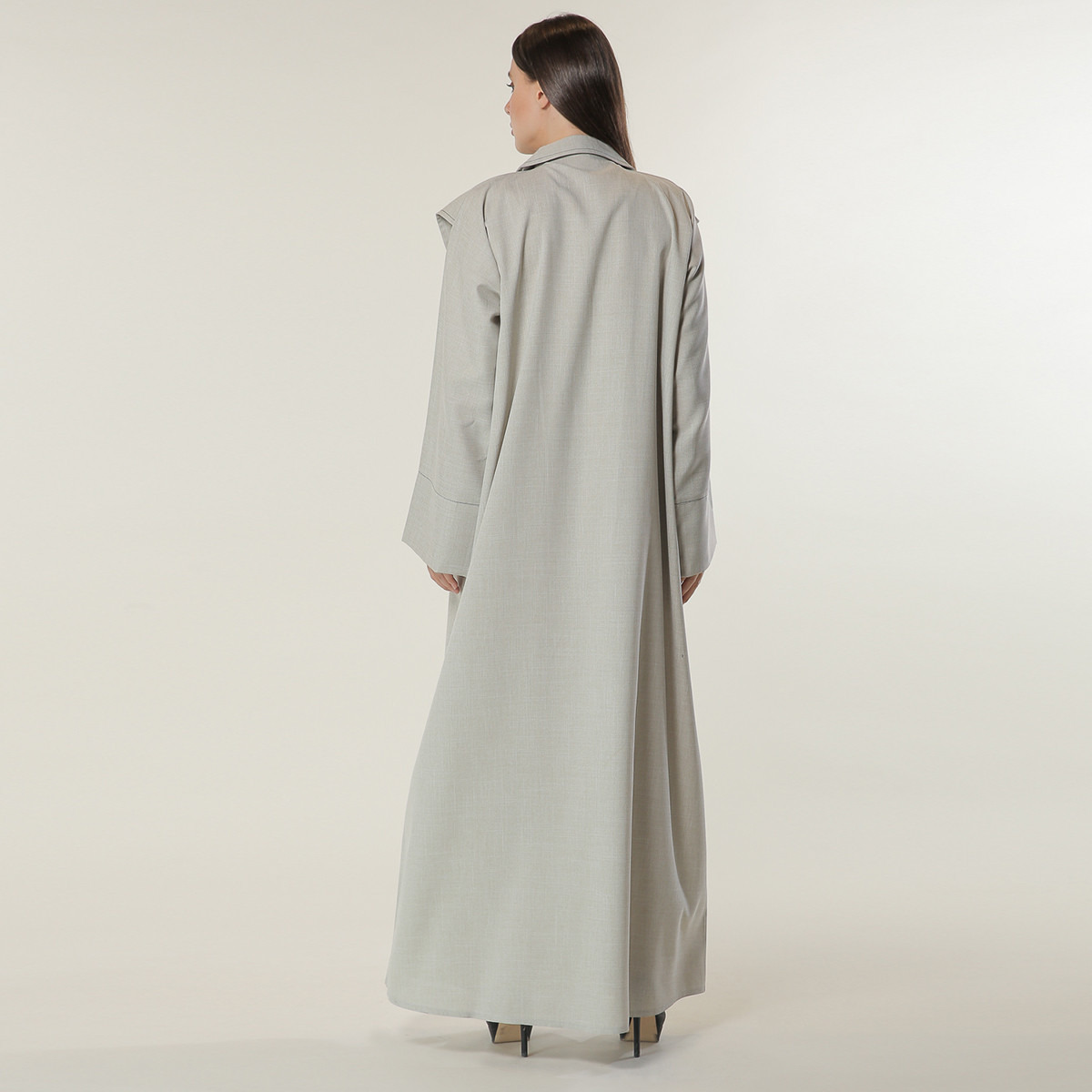 عباية سادة بياقة مطوية من مويستريت-women-arabicclothing-abayas-image-2