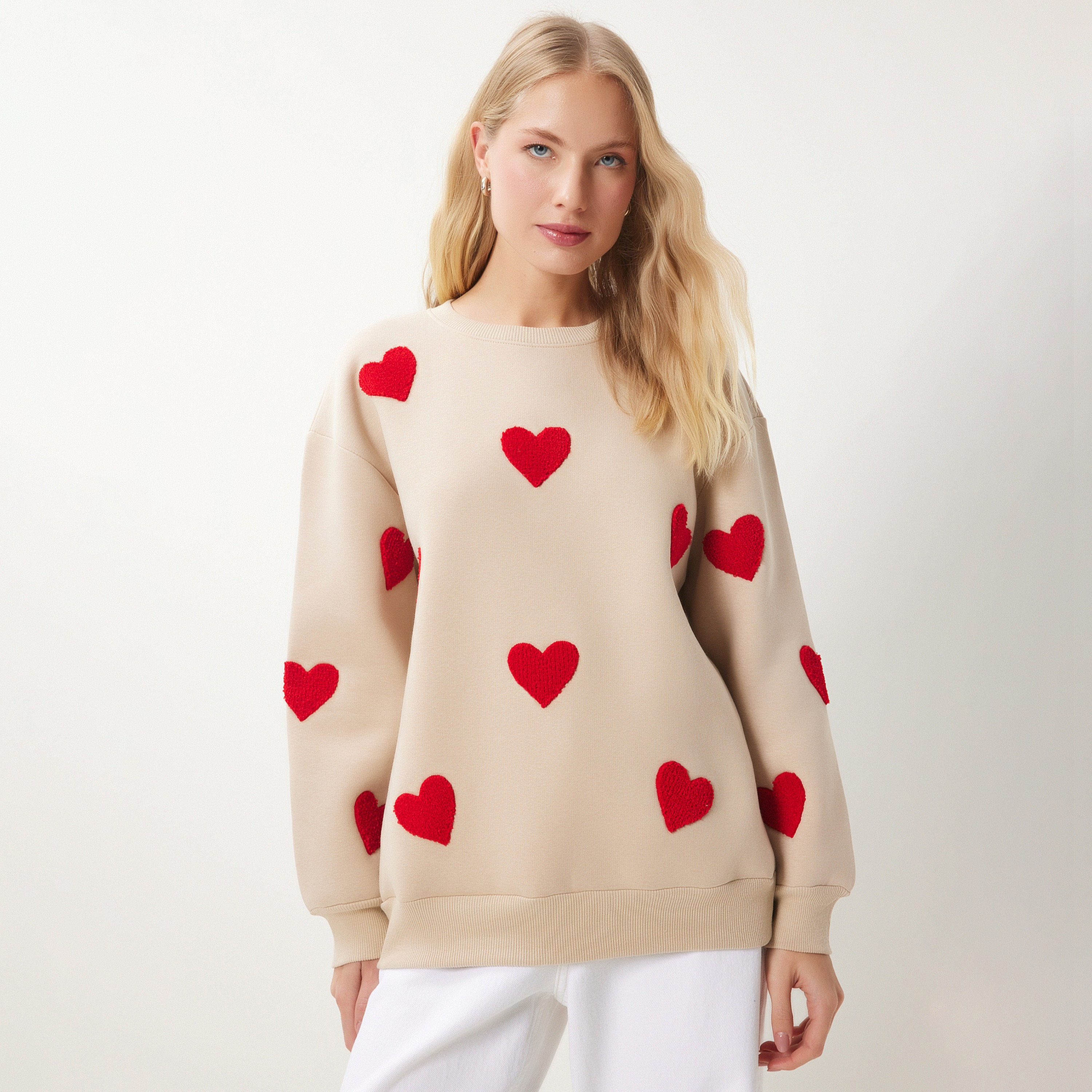سويت شيرت نسائي من بسكويت القطن مطرز القلب من سعادة إسطنبول-women-clothing-hoodiesandsweatshirts-sweatshirts-image-1