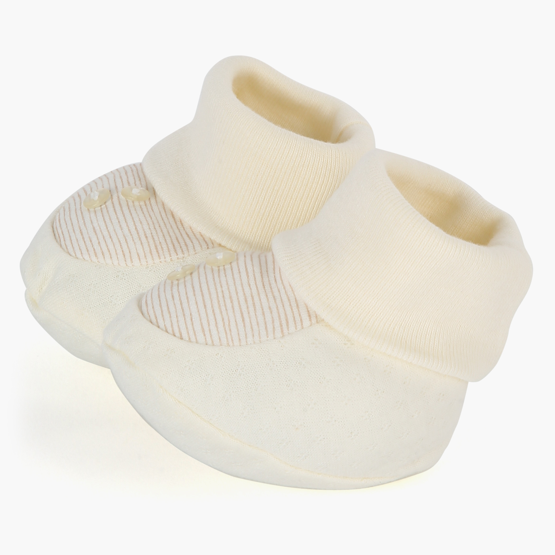 حذاء طويل مخطط بتفاصيل لؤلؤية من جونيورز-promo_babyshop_Buy3for1_OMN230426-image-2