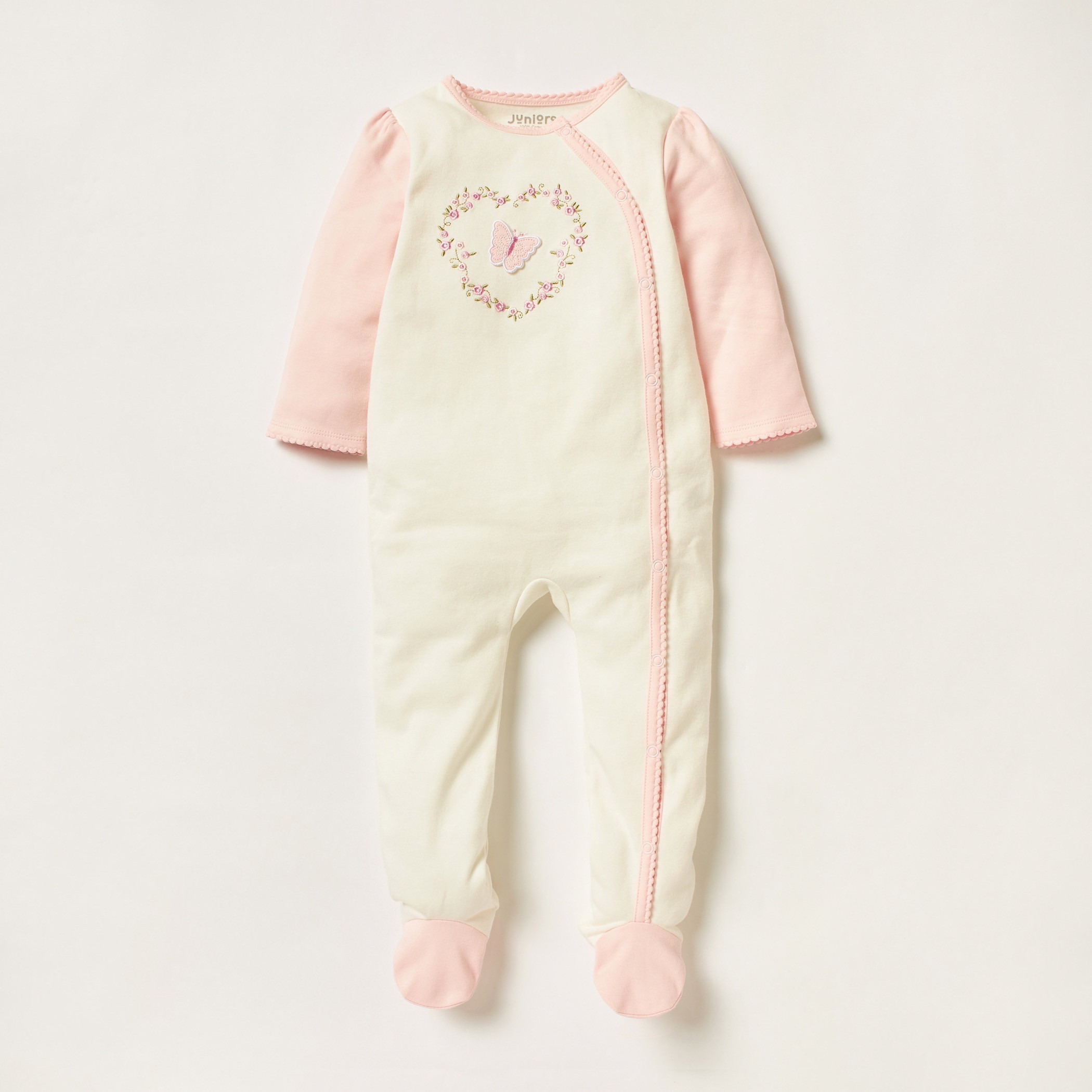 بدلة نوم مُطرّزة بأكمام طويلة من جونيورز-baby-girls-clothing-nightwear-sleepsuits-image-1