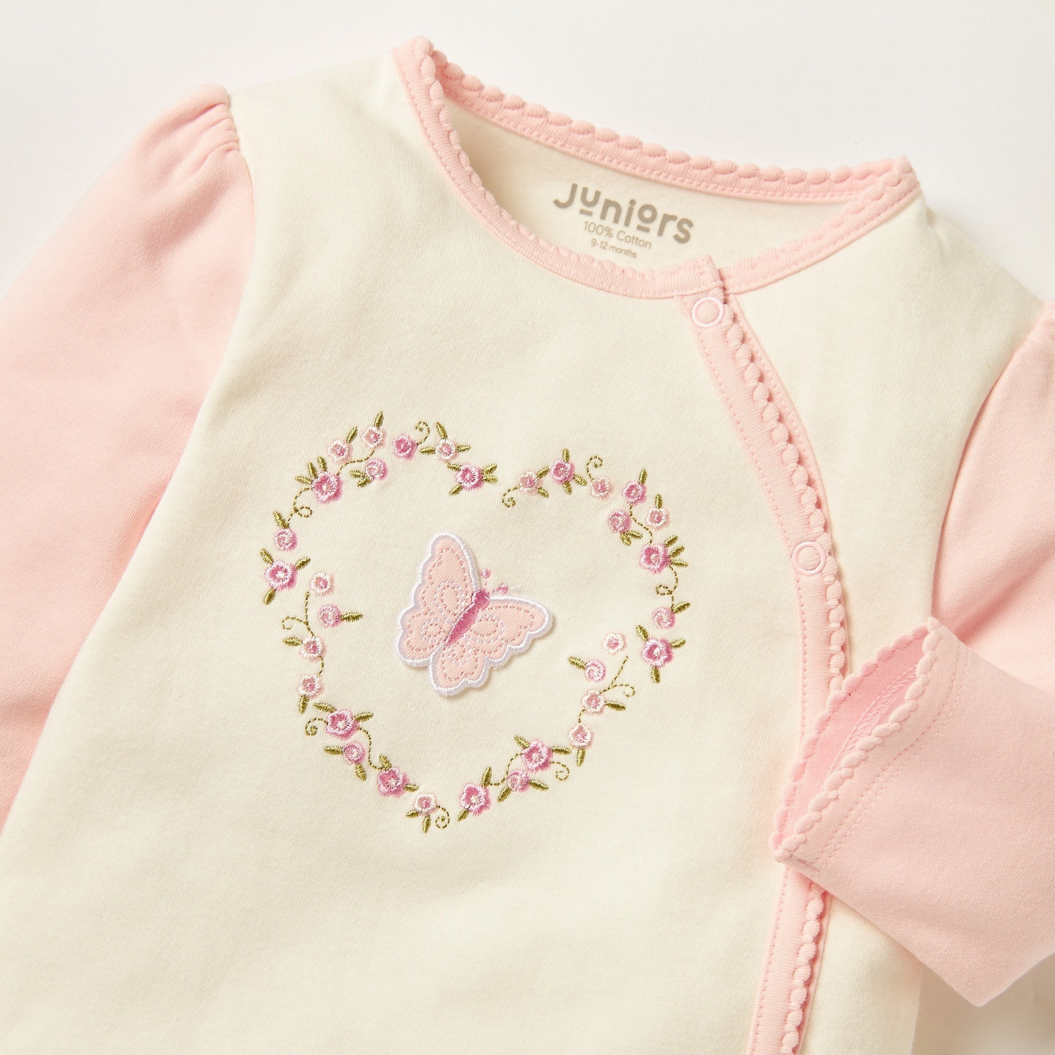 بدلة نوم مُطرّزة بأكمام طويلة من جونيورز-baby-girls-clothing-nightwear-sleepsuits-image-2