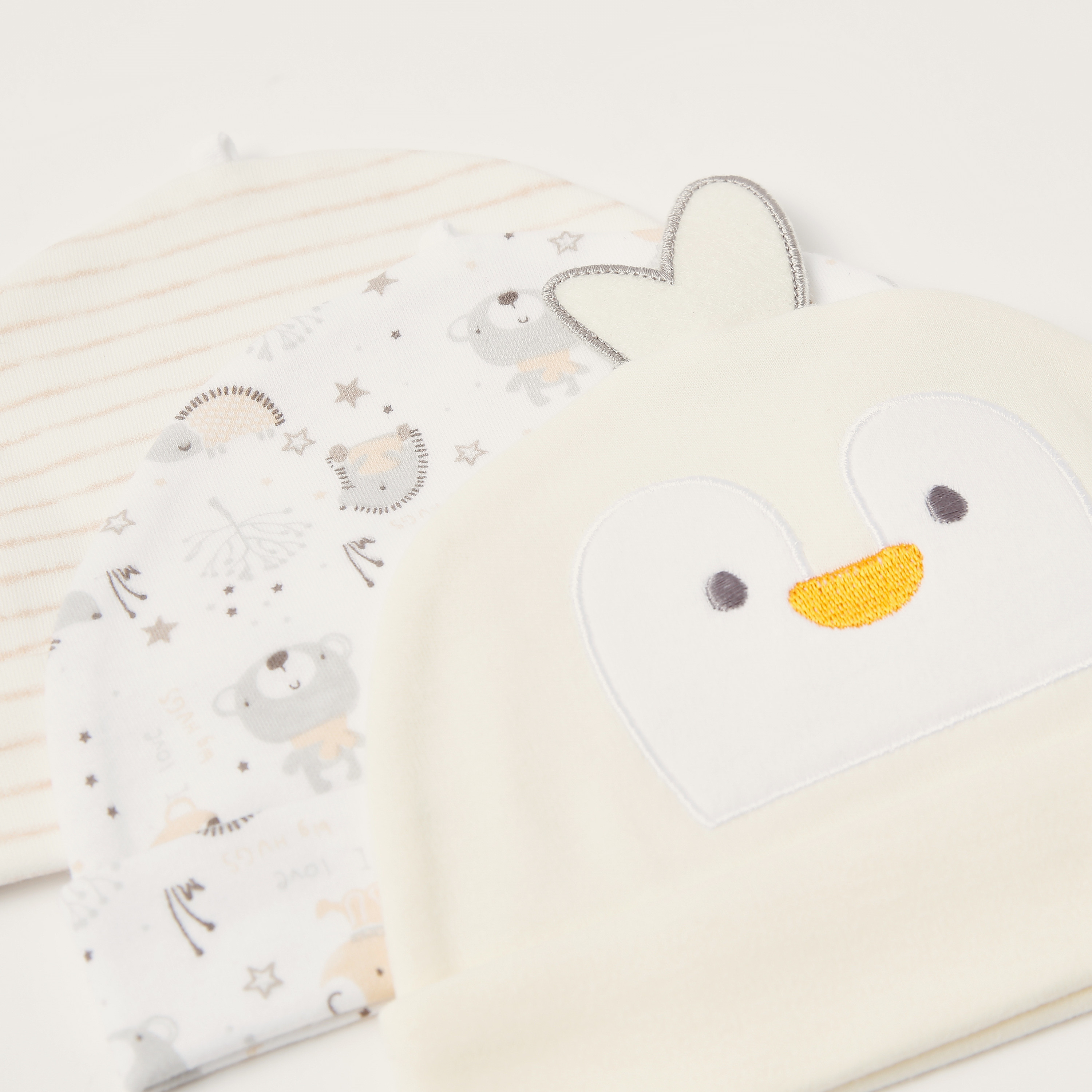 قبعة بطبعات من جونيورز - طقم من 3 قطع-baby-boys-accessories-caps-image-2