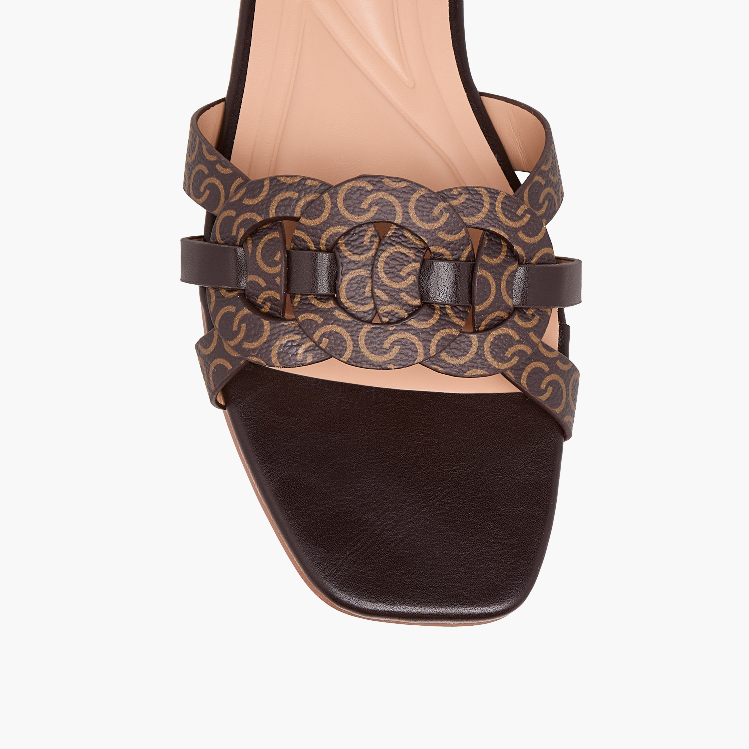 صندل مسطح سهل الارتداء بطبعات مونوجرام للنساء من سيليست-women-shoes-flats-sandals-image-4