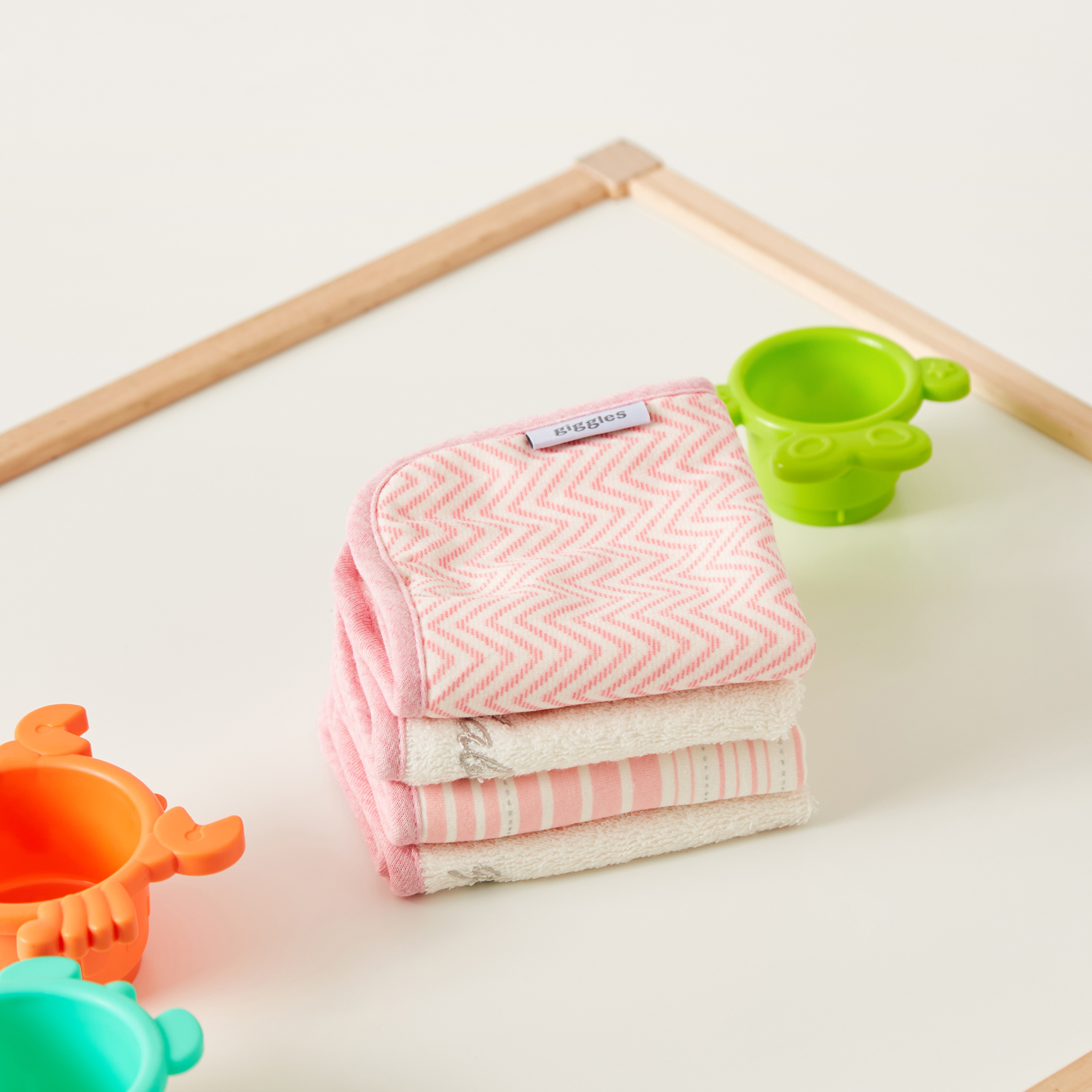 Giggles 4-Piece Textured Wash Cloth Set - 25x25 cms-baby-bathandcare-towels-image-1