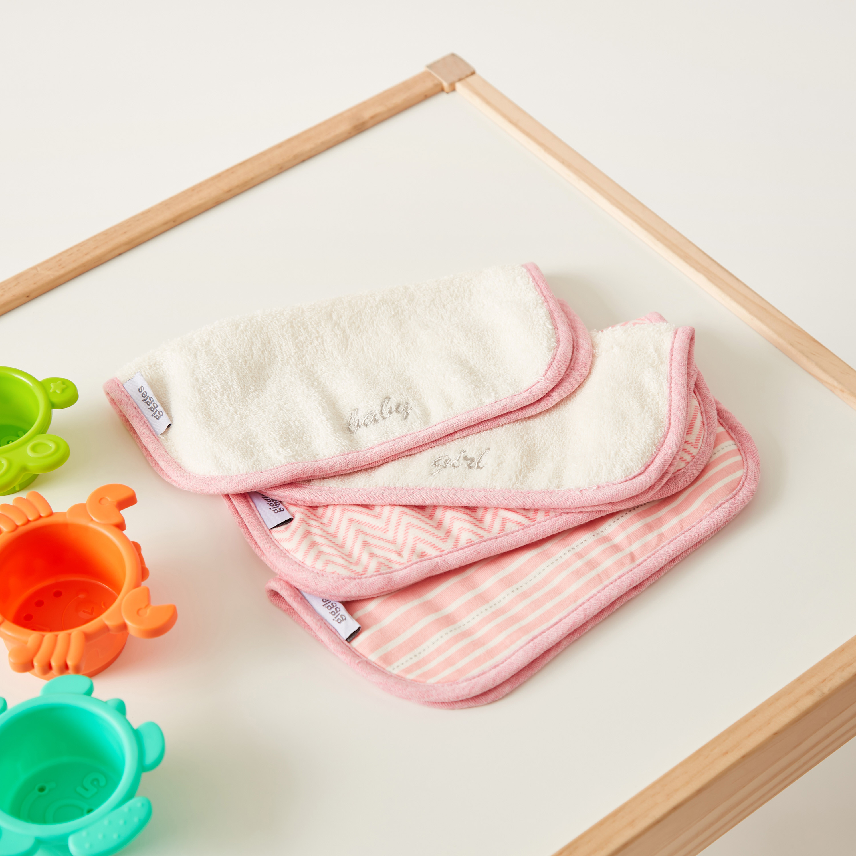 Giggles 4-Piece Textured Wash Cloth Set - 25x25 cms-baby-bathandcare-towels-image-4