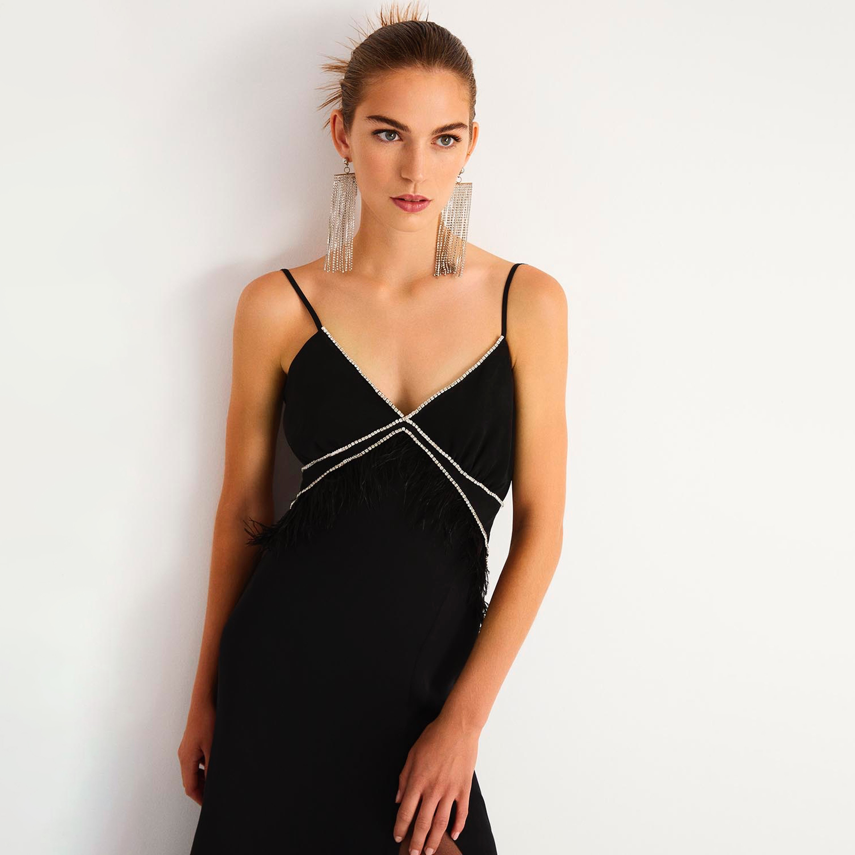 فستان ماكسي أسود مفتوح من الأمام ومزين بأحجار الراين للنساء من نوكتيرن-women-clothing-dresses-image-4