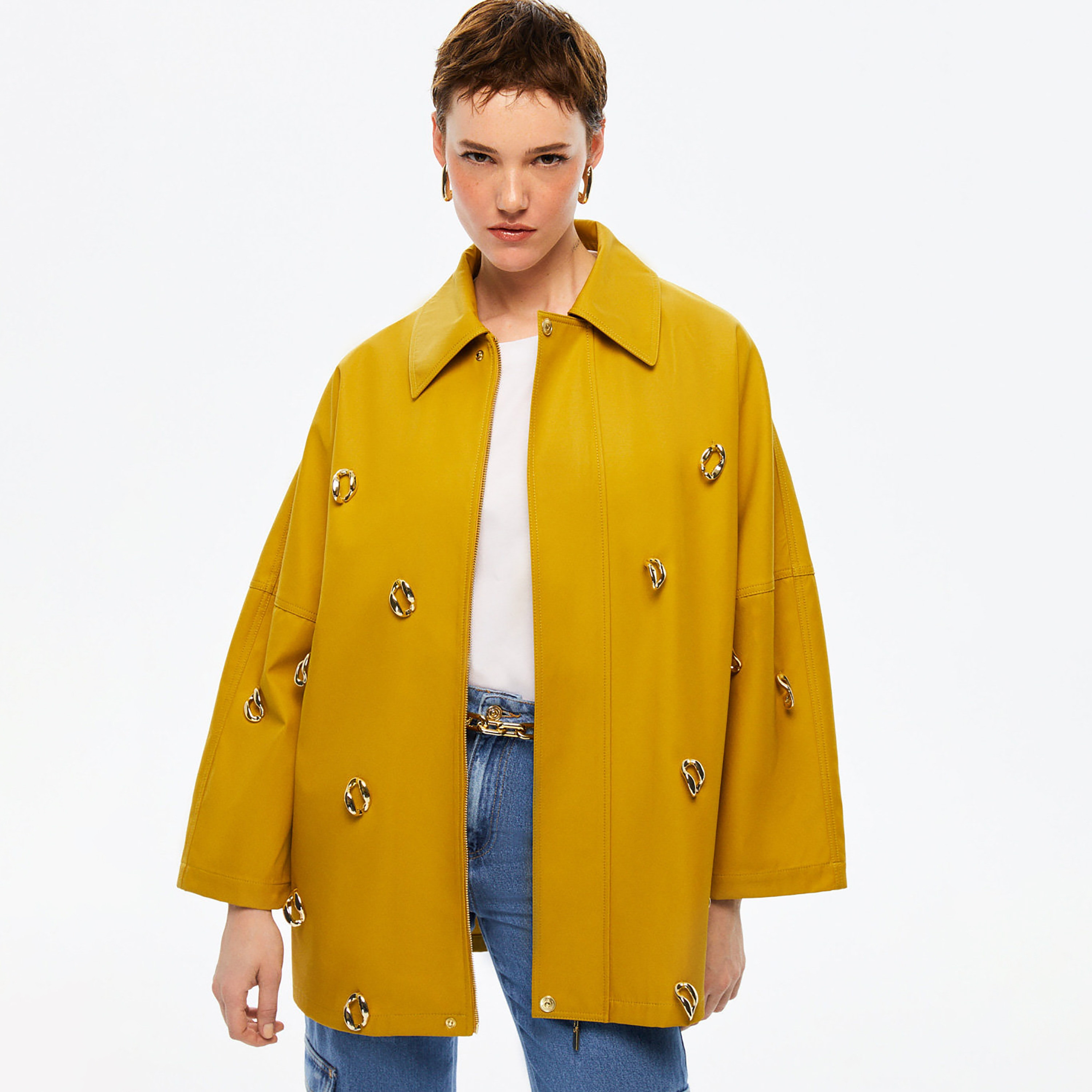 جاكيت نسائي طويل بياقة مزخرف بتفاصيل إكسسوار من نوكترن-women-winterwear-coatsandjackets-jackets-image-1