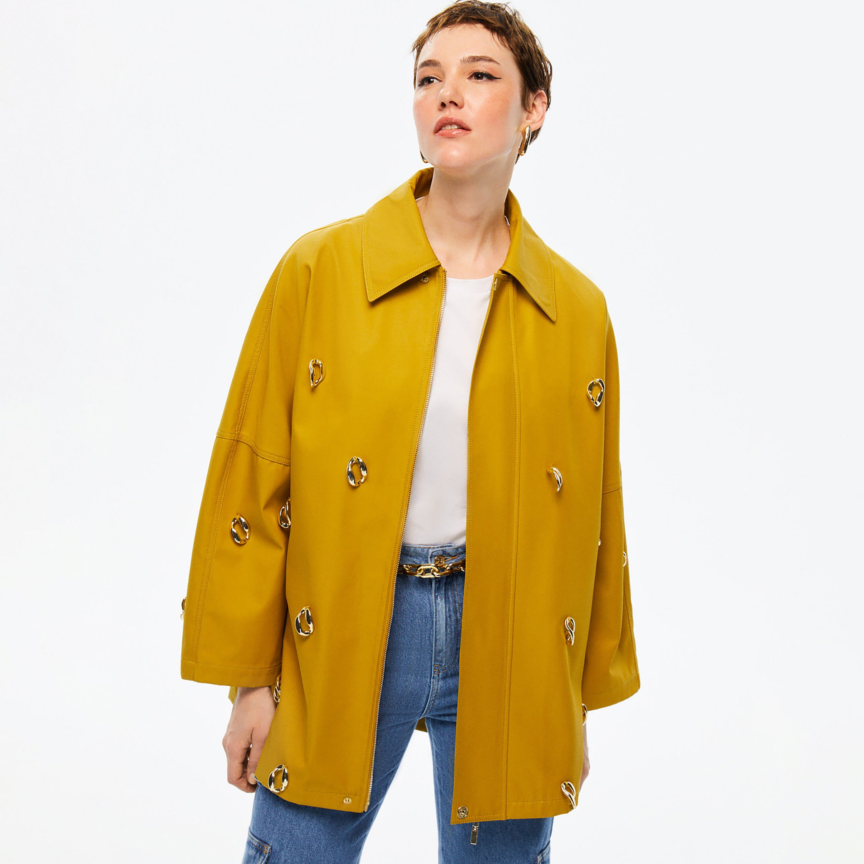 جاكيت نسائي طويل بياقة مزخرف بتفاصيل إكسسوار من نوكترن-women-winterwear-coatsandjackets-jackets-image-3