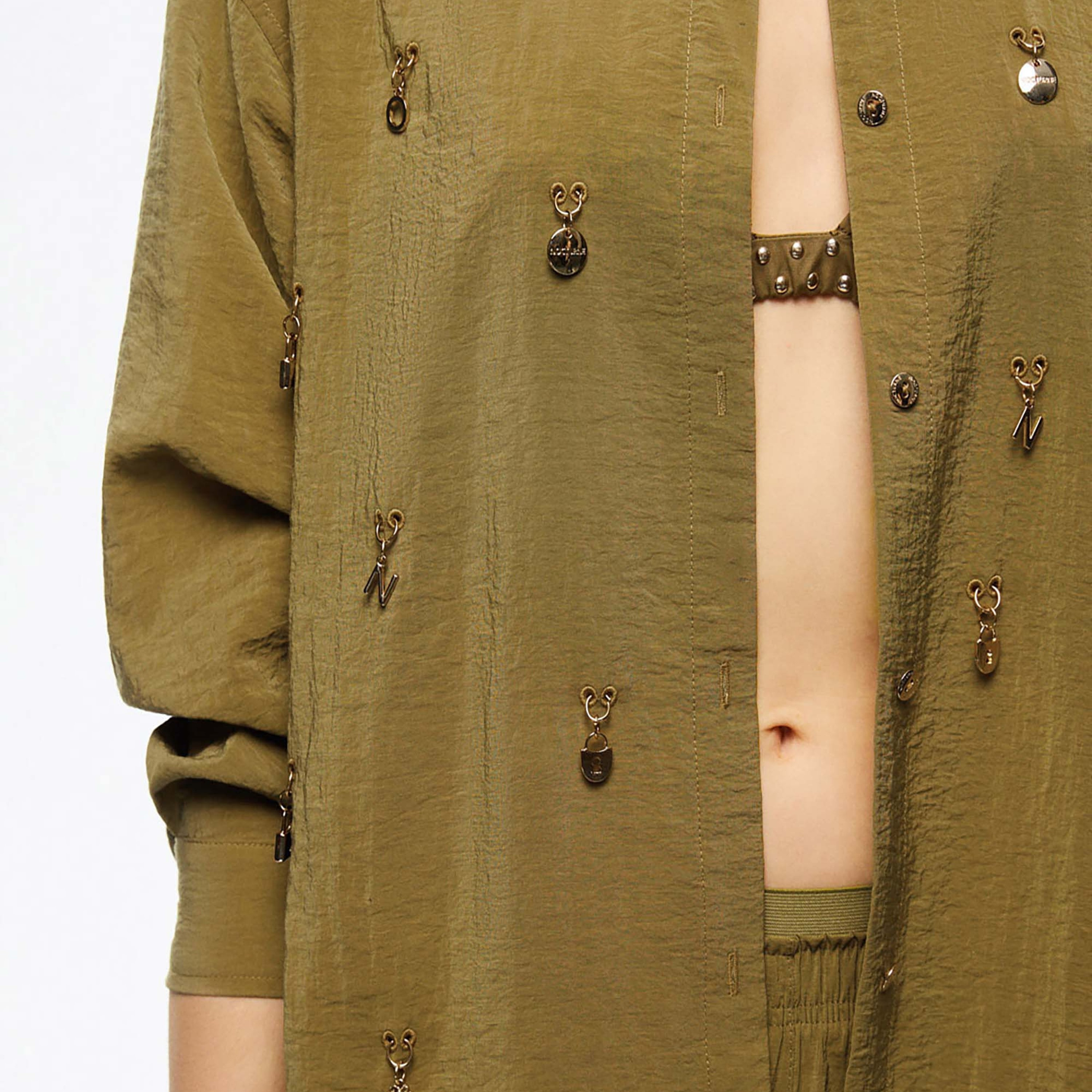 قميص نسائي أخضر زيتوني بياقة معدنية بسحر قميص من نوكترن-women-clothing-shirtsandblouses-shirts-image-2
