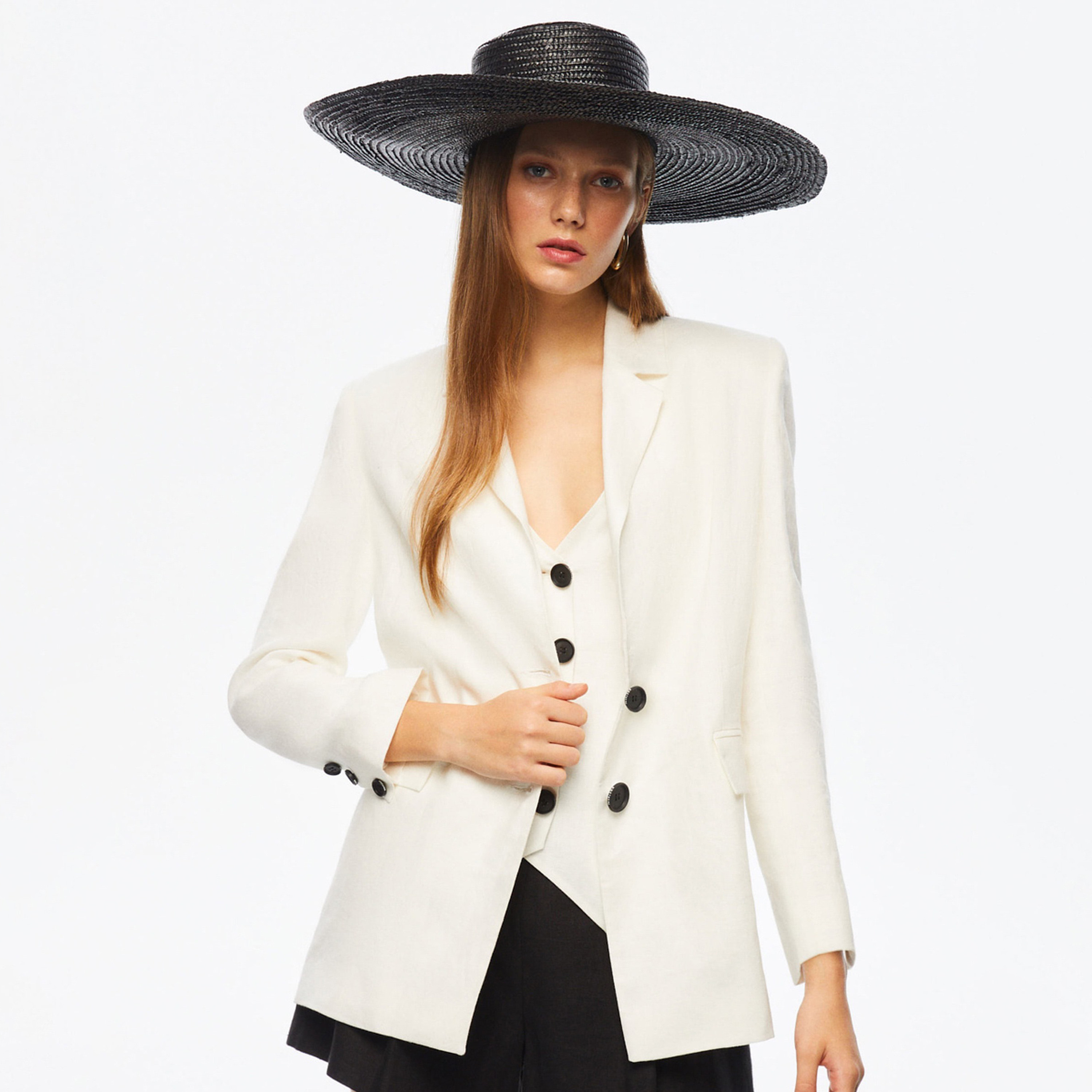 بليزر نسائي أبيض بياقة مدببة من نوكتيرن-women-clothing-coatsandjackets-blazers-image-1