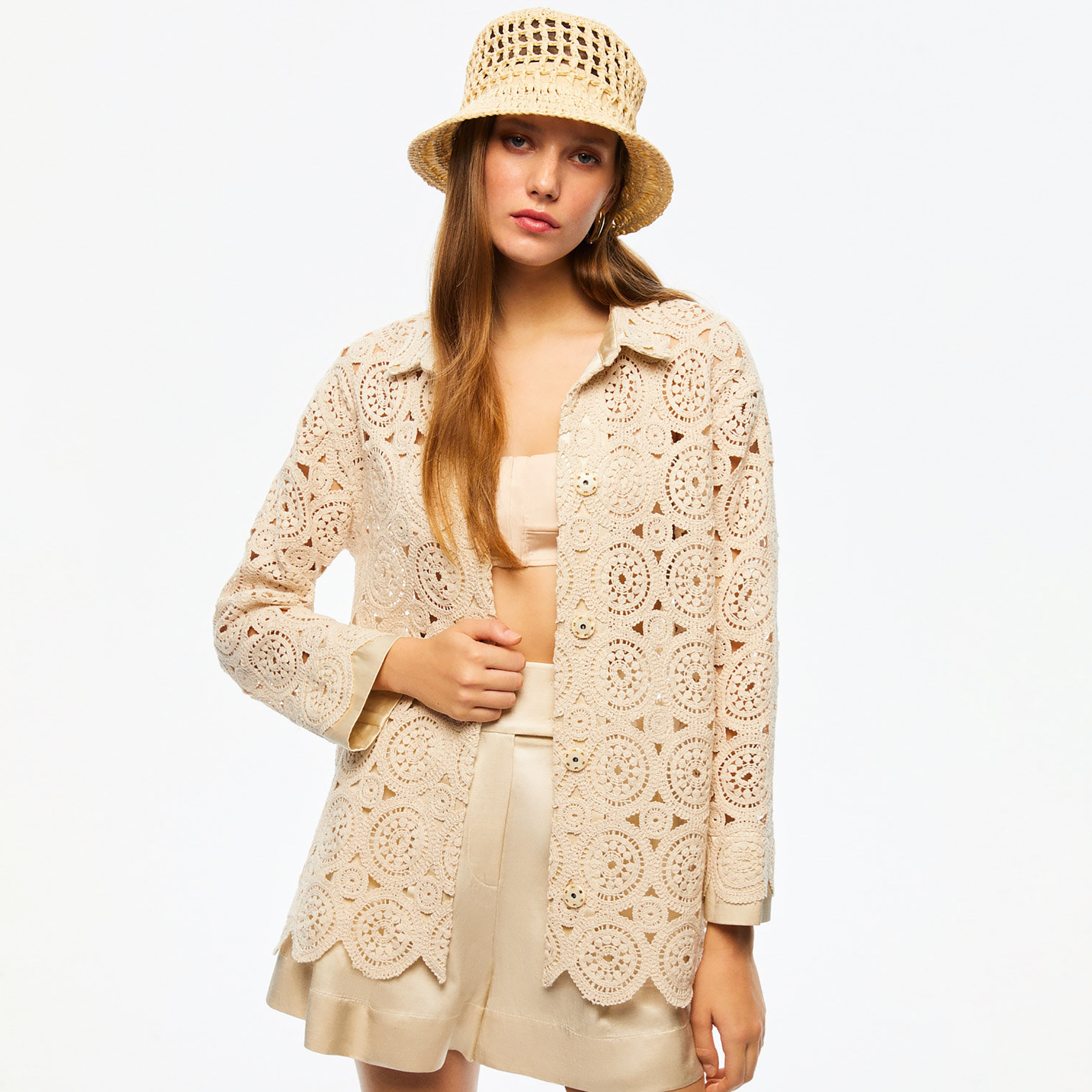 سترة نسائية كريمية بياقة كروشيه من نوكترن-women-winterwear-coatsandjackets-jackets-image-1