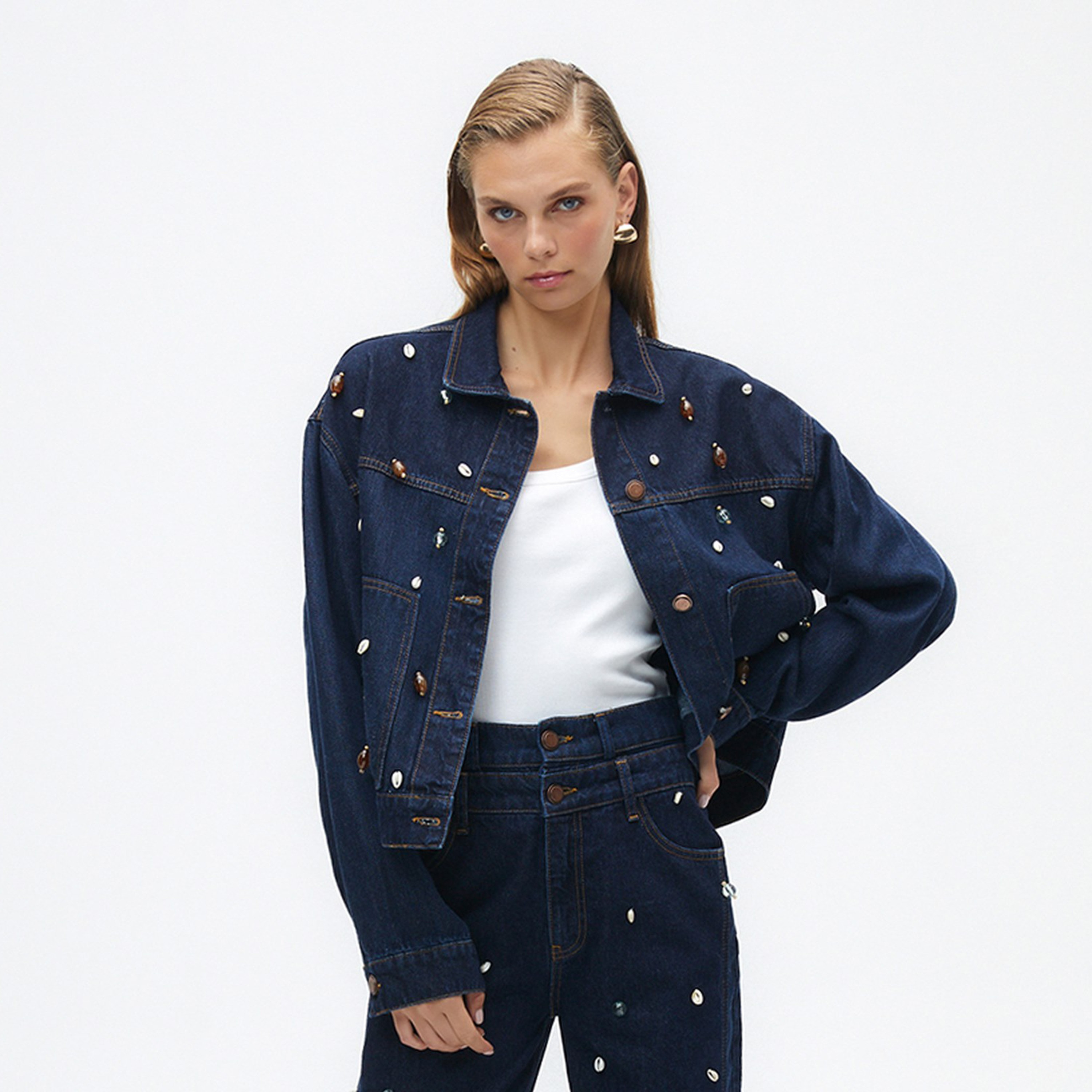 Nocturne Seashell Spread Collar Blue Women's Garnished Denim Jacket-women-winterwear-coatsandjackets-jackets-image-1