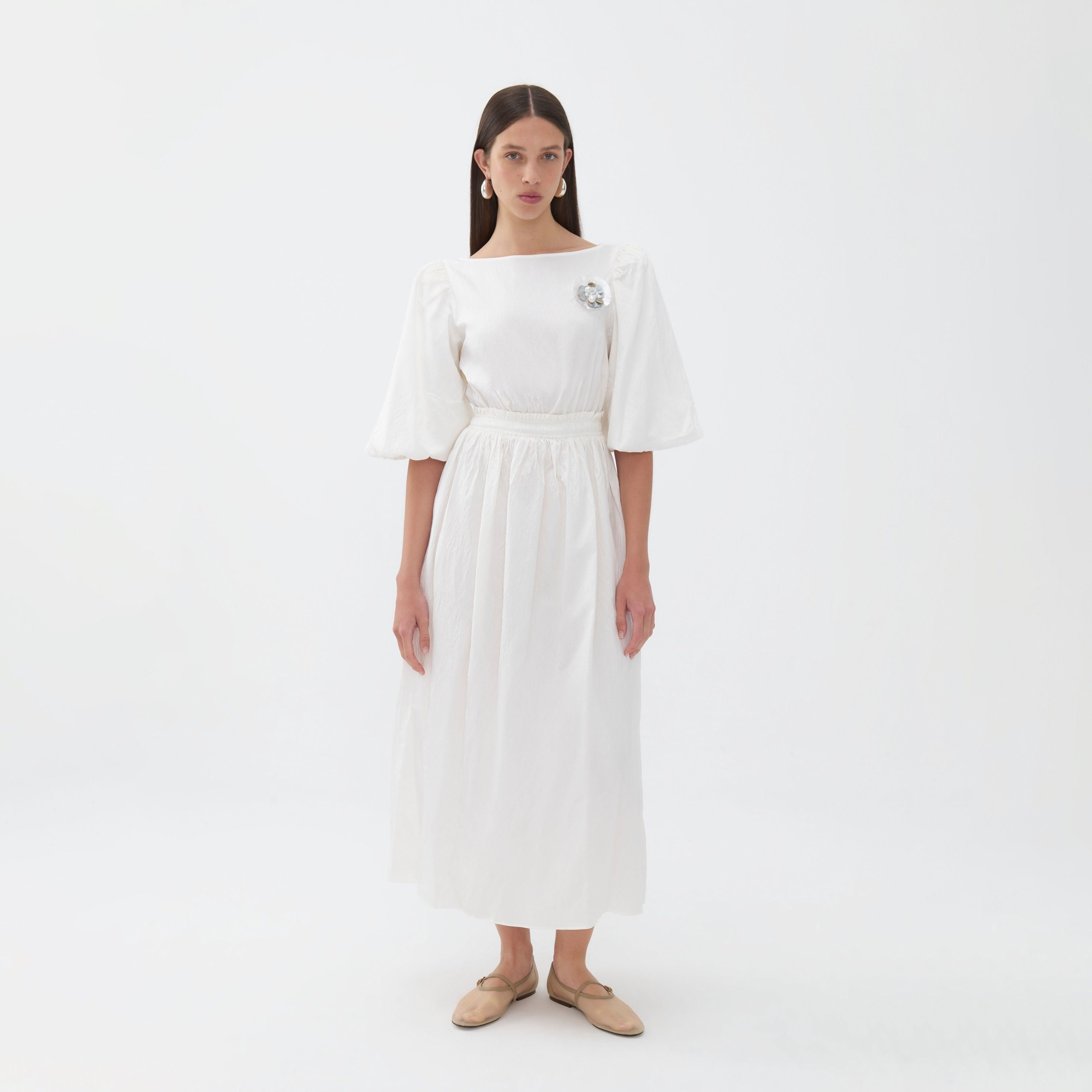 فستان متوسط الطول بأكمام منفوخة ورقبة قارب للنساء باللون الأبيض من نوكتيرن-women-clothing-dresses-image-1
