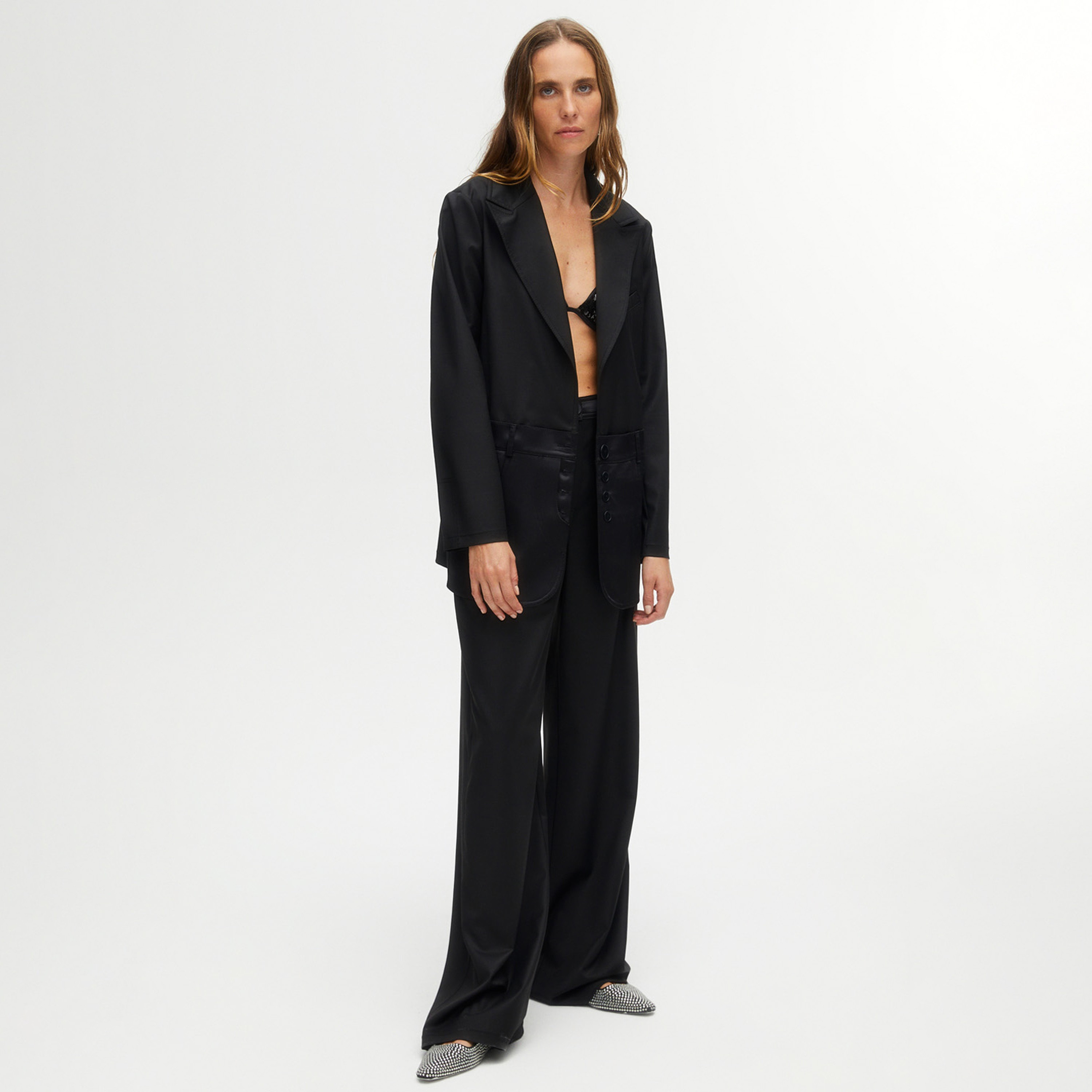 بليزر نسائي أسود بياقة مدببة من نوكتيرن-women-clothing-coatsandjackets-blazers-image-2