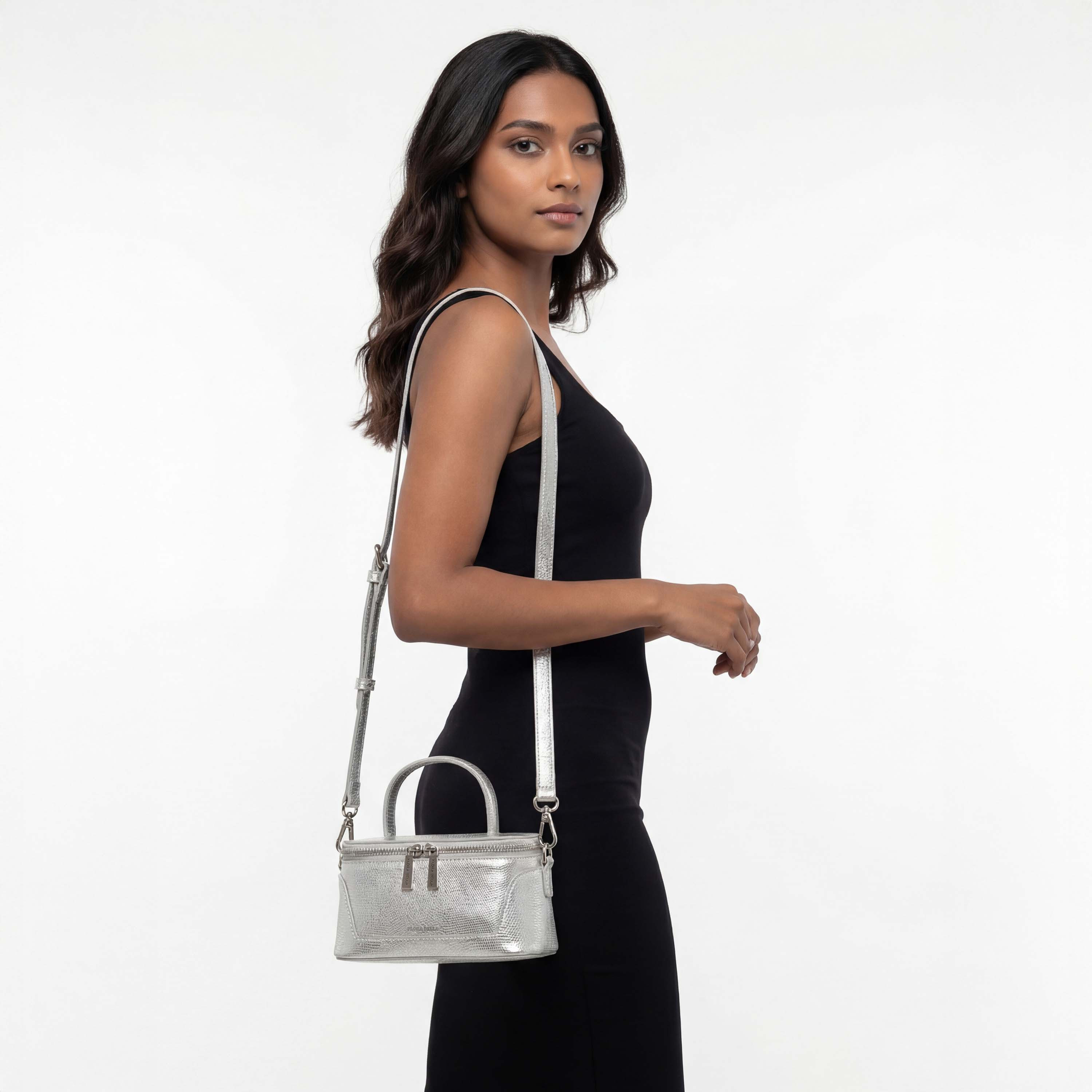 شنطة ساتشل بارزة الملمس بحزام قابل للفصل من فلورا بيلا-women-bagsandwallets-handbags-image-2