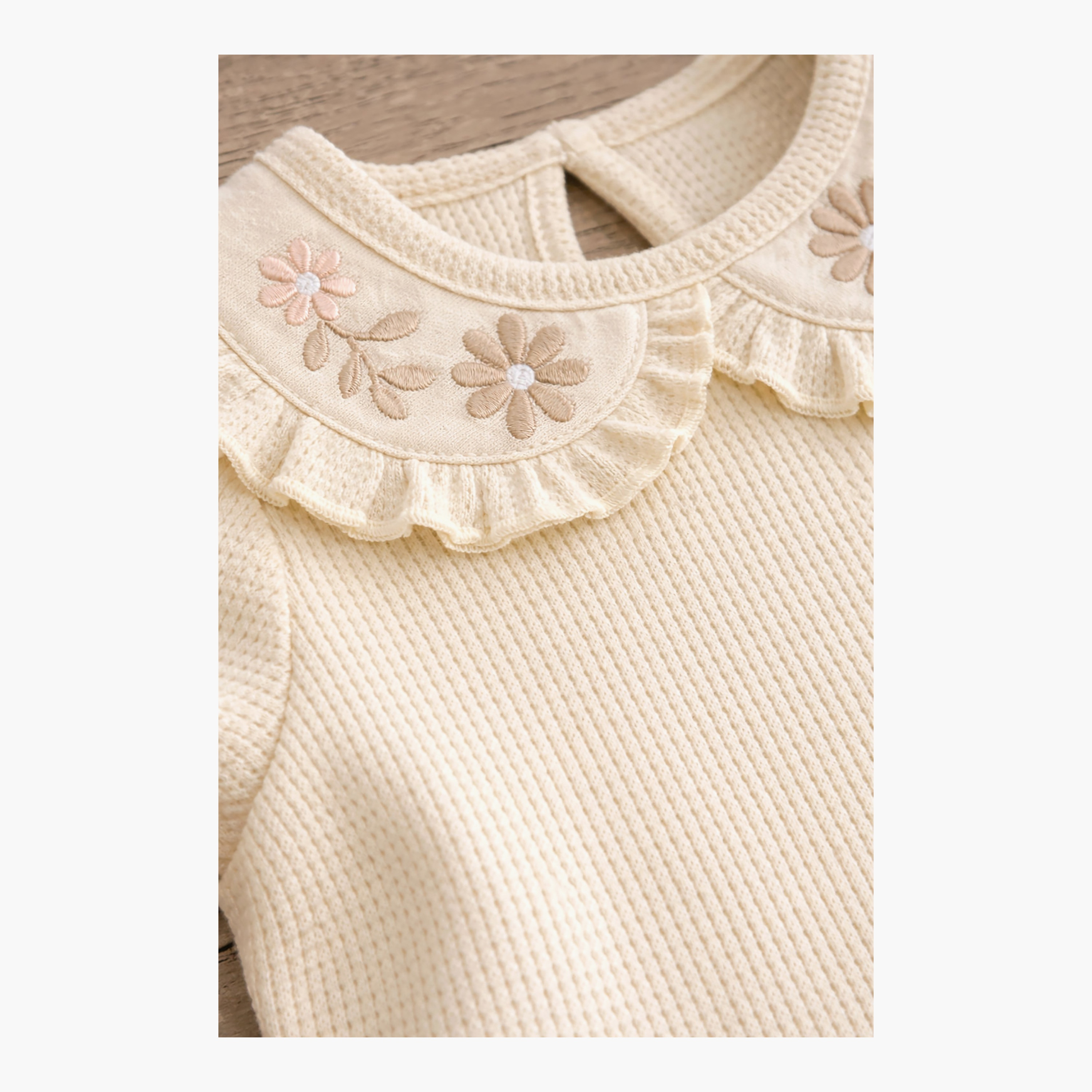 طقم بلوزة "أشعة الشمس" بياقة كشكشة وشورت قماش وافل من ديركجي-girls-clothing-setsandcoords-image-6