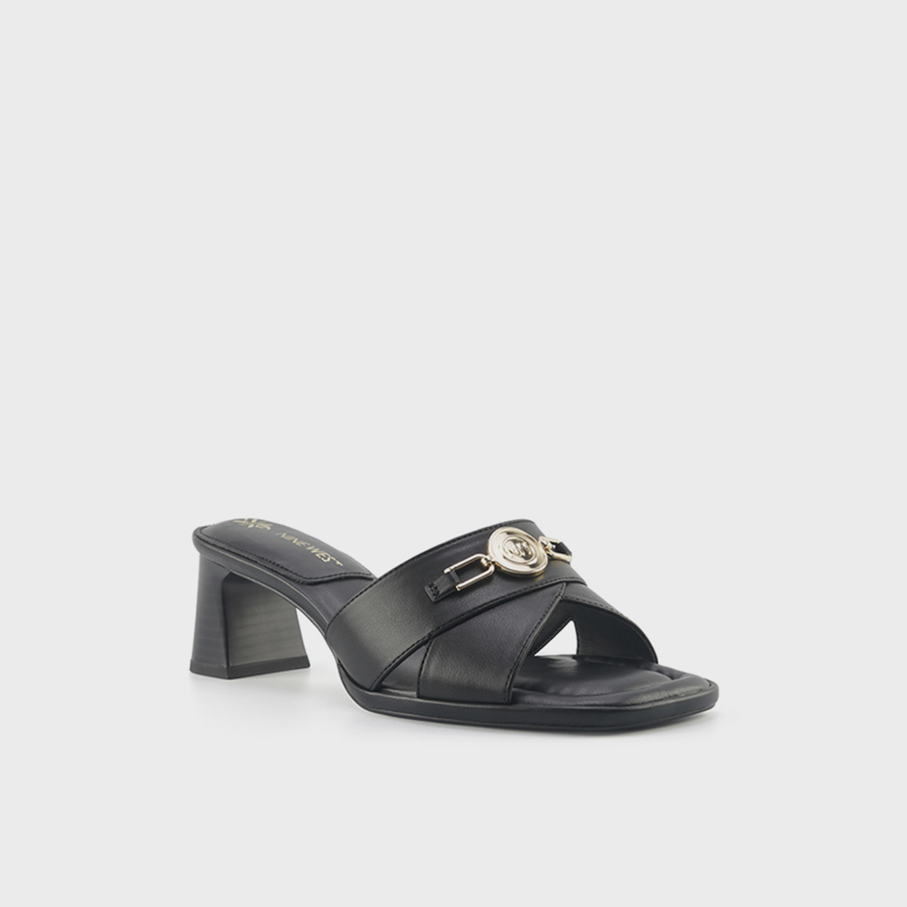ناين ويست - صندل نسائي سهل الارتداء | NADRILA2-6FX-women-shoes-sandals-heeled-image-1