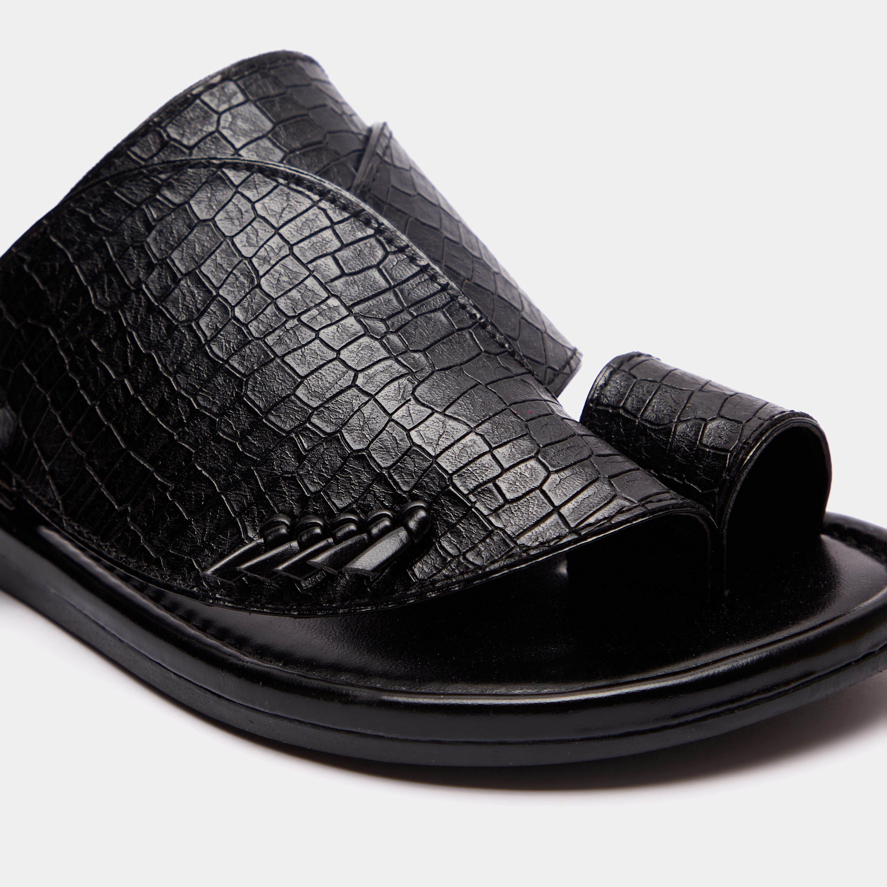 Buy Al Waha Textured Slip-On Arabic Sandals with Toe Ring Accent Online ...